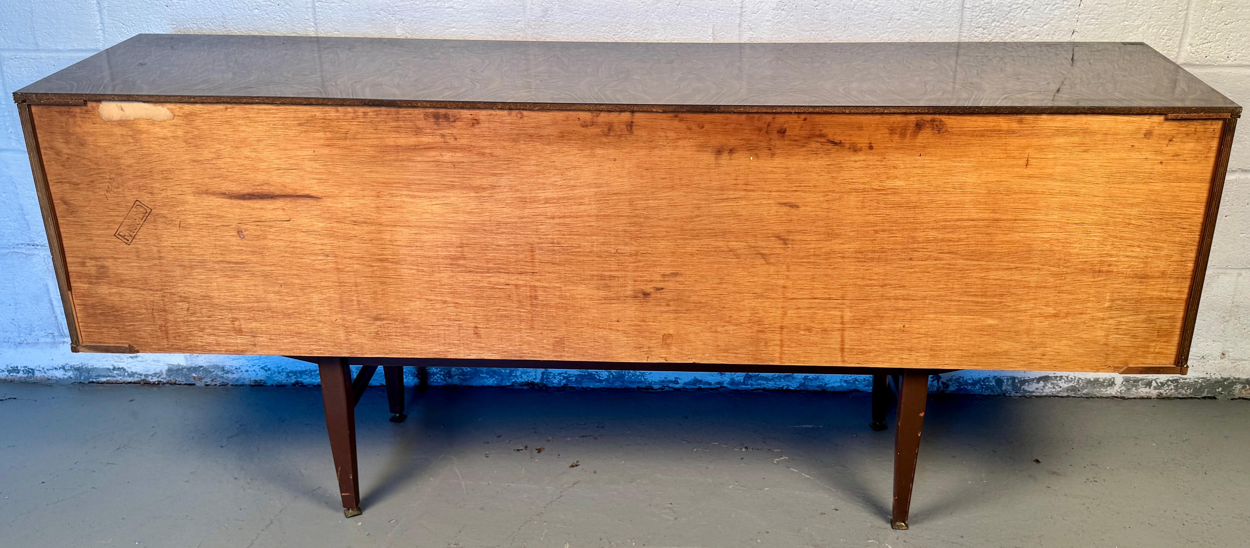 Zweifarbige Vintage-Credenza aus Formica von Beautility im Angebot 4