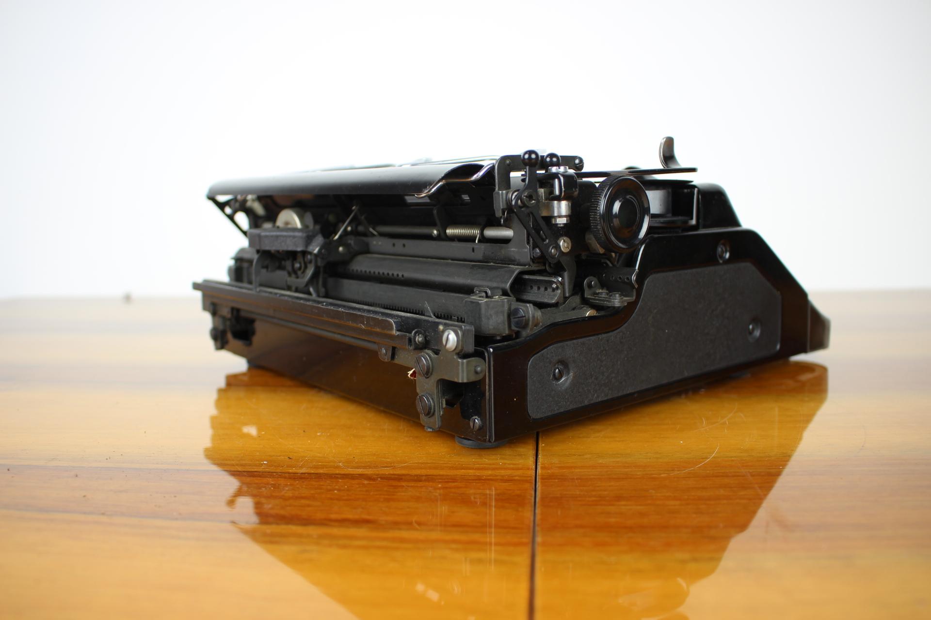 German Vintage Typewriter Wanderer Continental, 1935