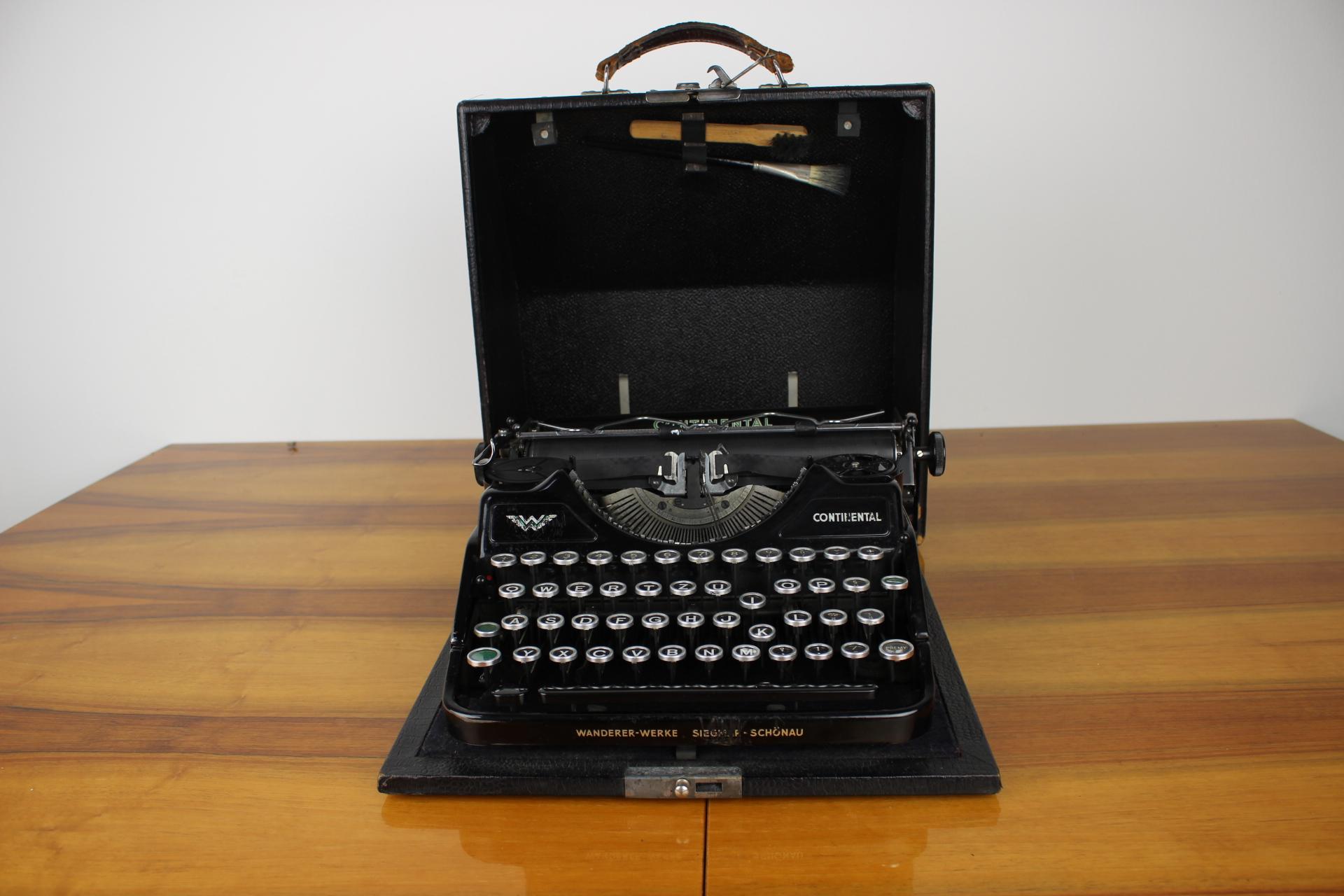 Mid-20th Century Vintage Typewriter Wanderer Continental, 1935