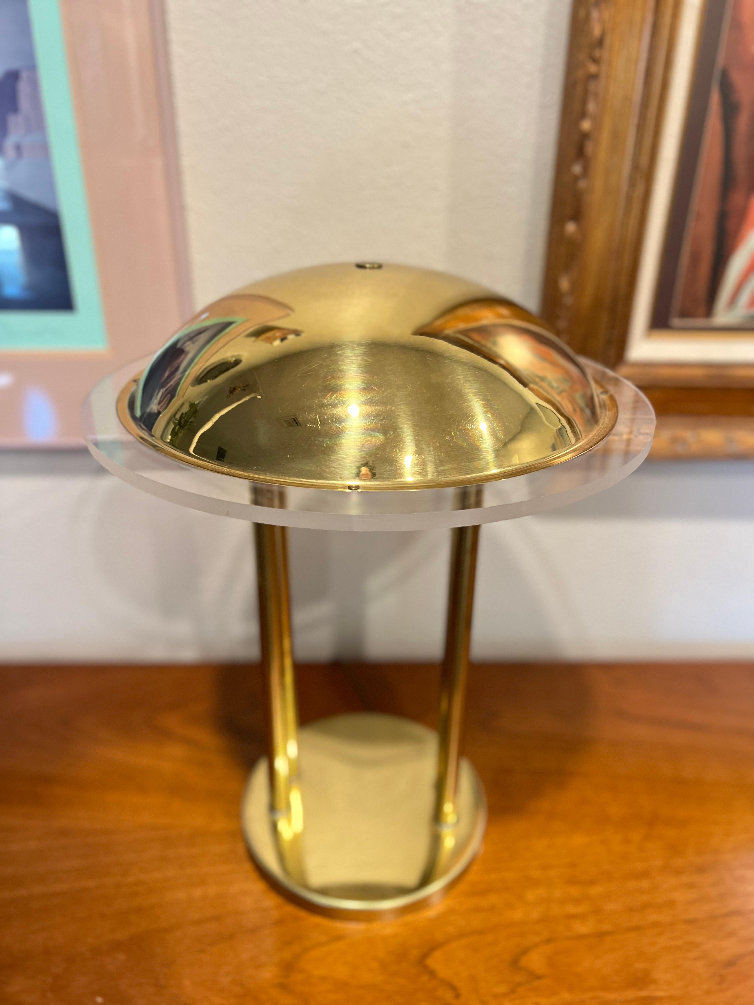 Vintage UFO lamp with lucite detail around the shade, circa 1970s-1980s For Sale 3