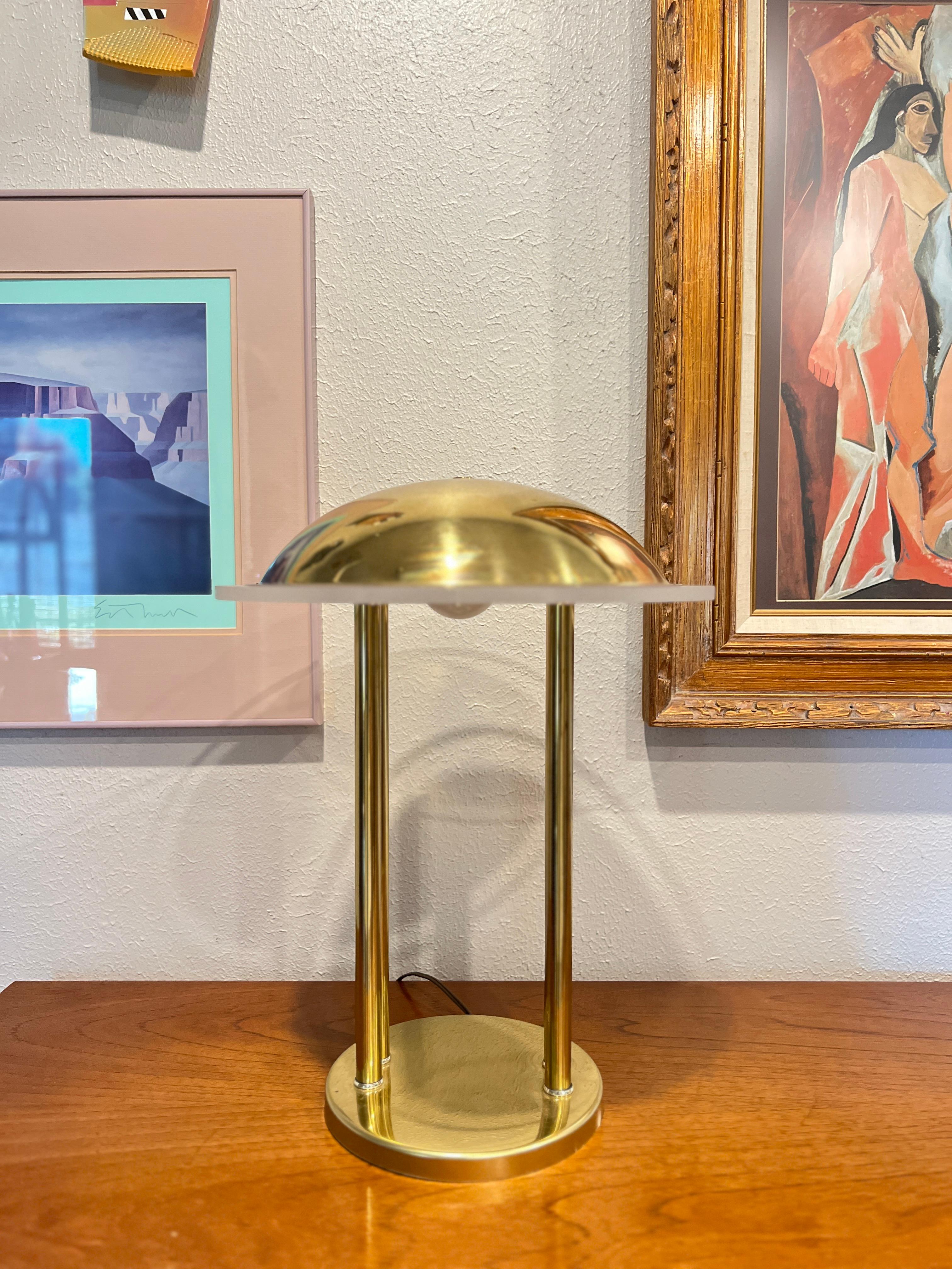 Vintage UFO lamp with lucite detail around the shade, circa 1970s-1980s 4