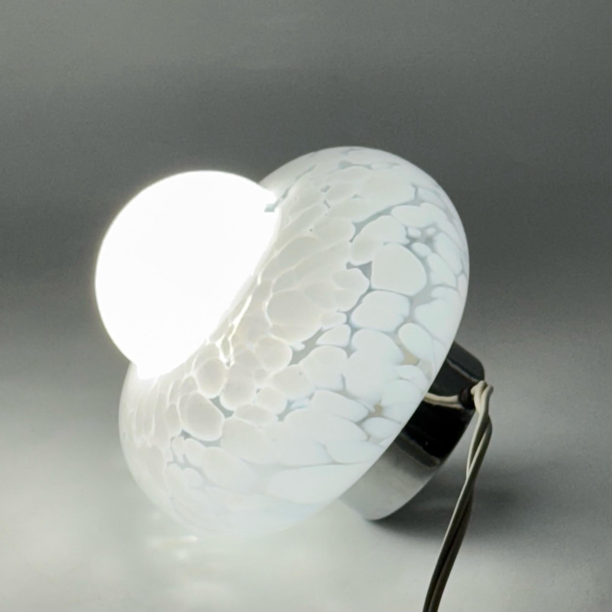 Lámparas vintage OVNI con tulipa de cristal soplado a mano Made in Italy Años 60 en Excelente estado para la venta en San Benedetto Del Tronto, IT