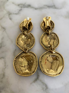 Vintage Ugo Correani Roman Medallion Clip Earring