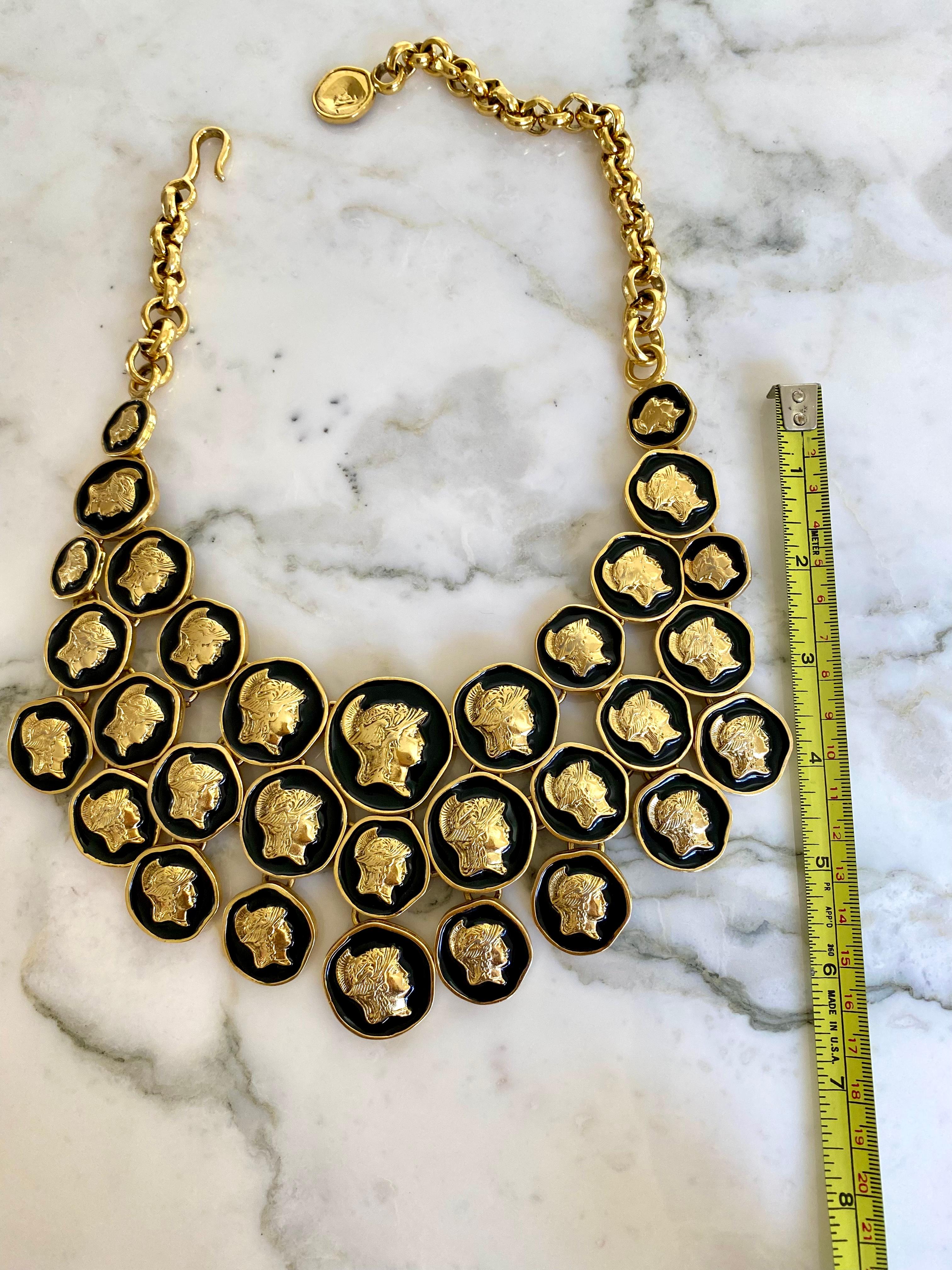 Vintage Ugo Correani Roman  Medallion Gold Pendant Bib Necklace  In Excellent Condition For Sale In Beverly Hills, CA