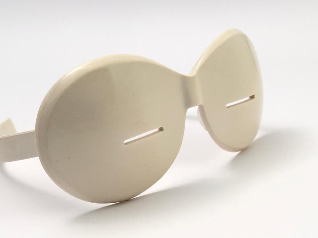 sunglasses with slits