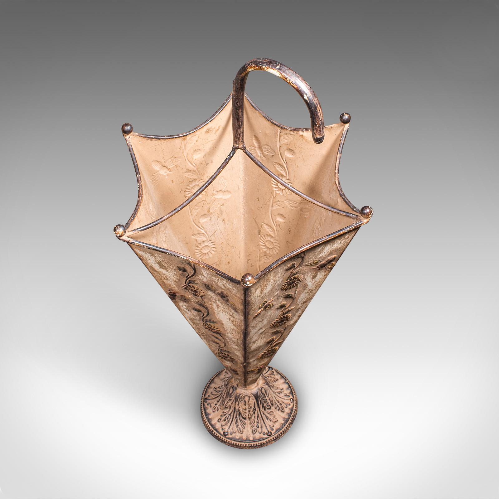 Metallo Portaombrelli d'epoca, inglese, Art Nouveau Revival, Vaschetta raccogli gocce per ingresso in vendita