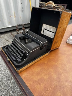 Vintage Underwood Universal Manual Typewriter
