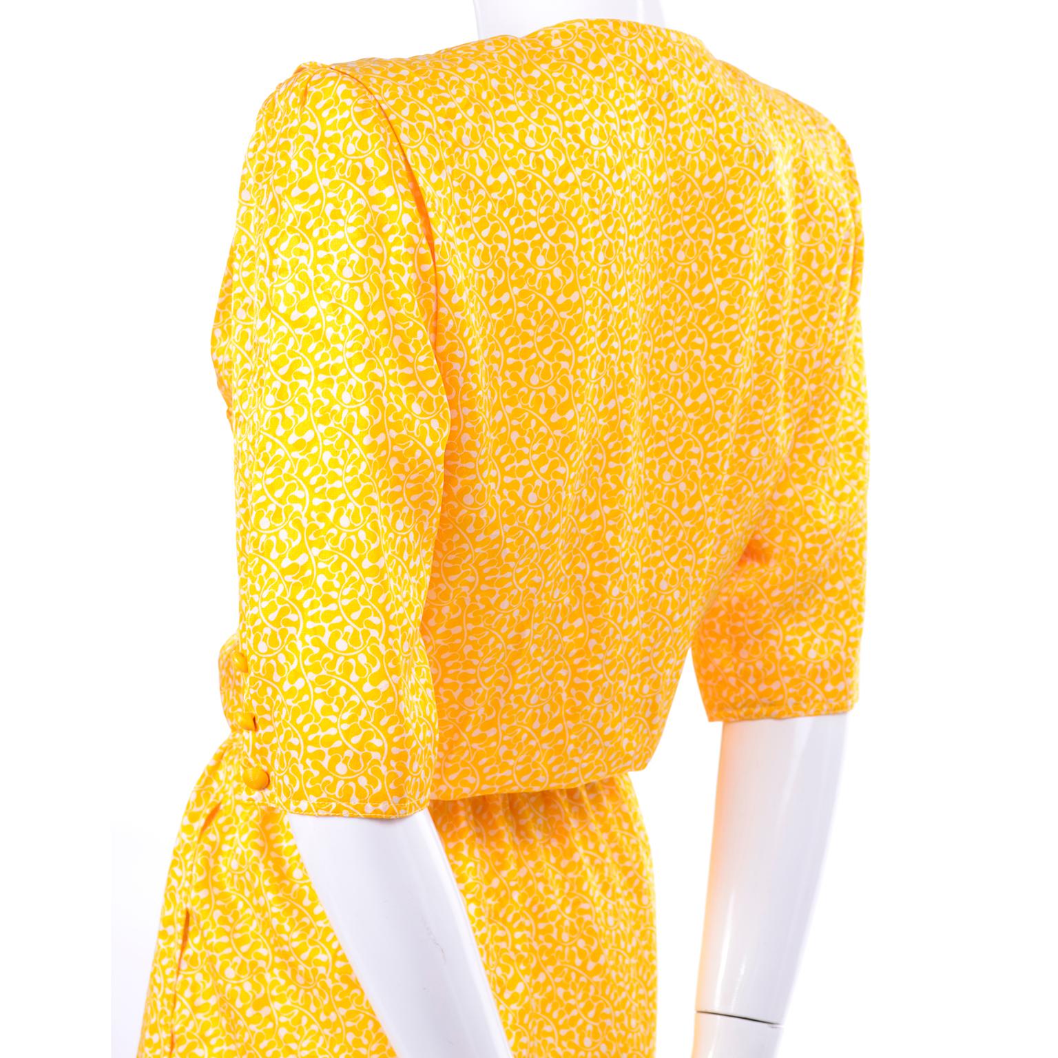 Vintage Ungaro Parallele Rayon Kleid in Gelb & Weiß Druck Damen im Angebot