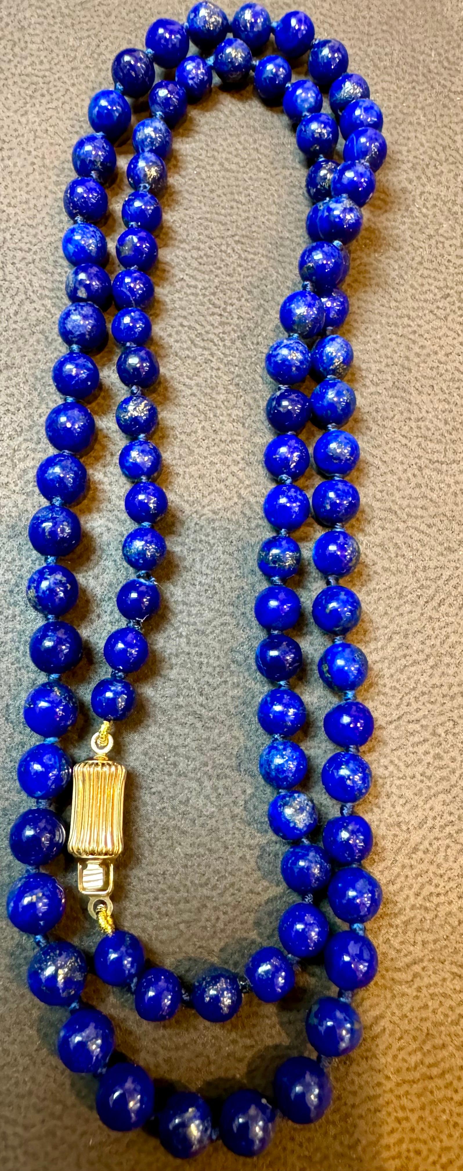 Collier vintage à un seul brin en lapis-lazuli avec fermoir en or jaune 14 carats en vente 2