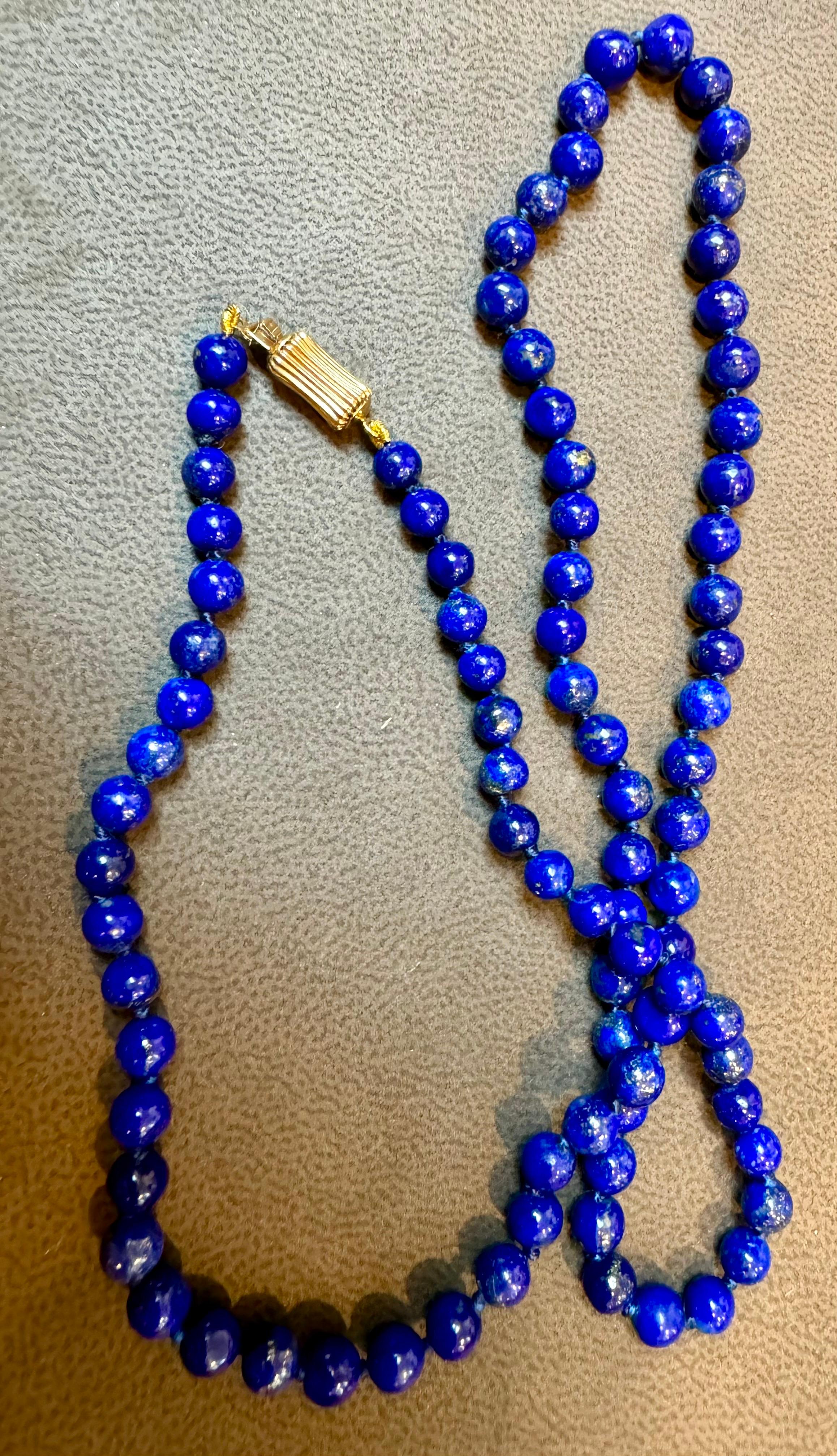 Collier vintage à un seul brin en lapis-lazuli avec fermoir en or jaune 14 carats en vente 3