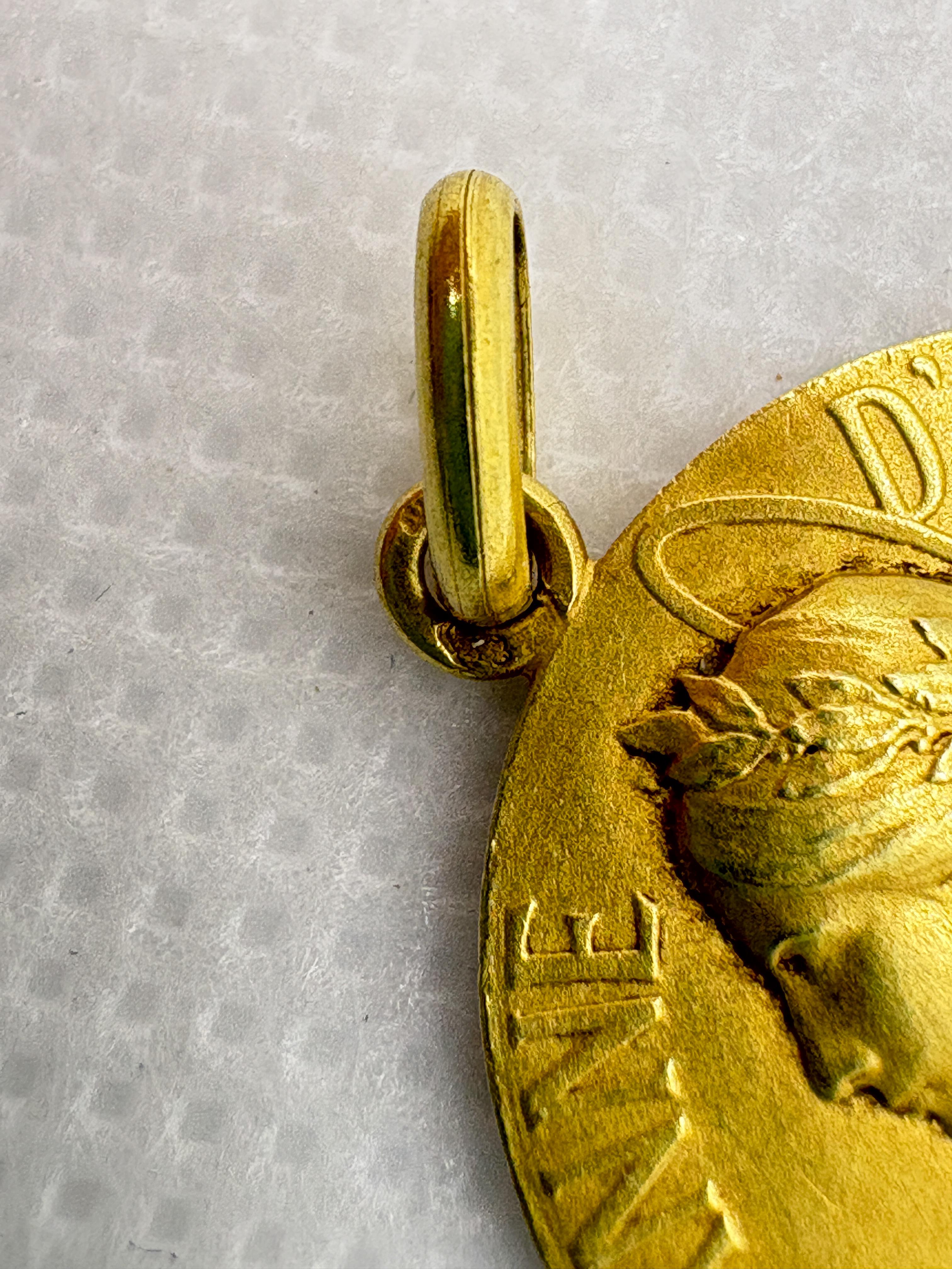 Medaglia d'epoca e unica in oro 18k Jeanne d'Arc - Ciondolo religioso francese, 4,12 g in vendita 1