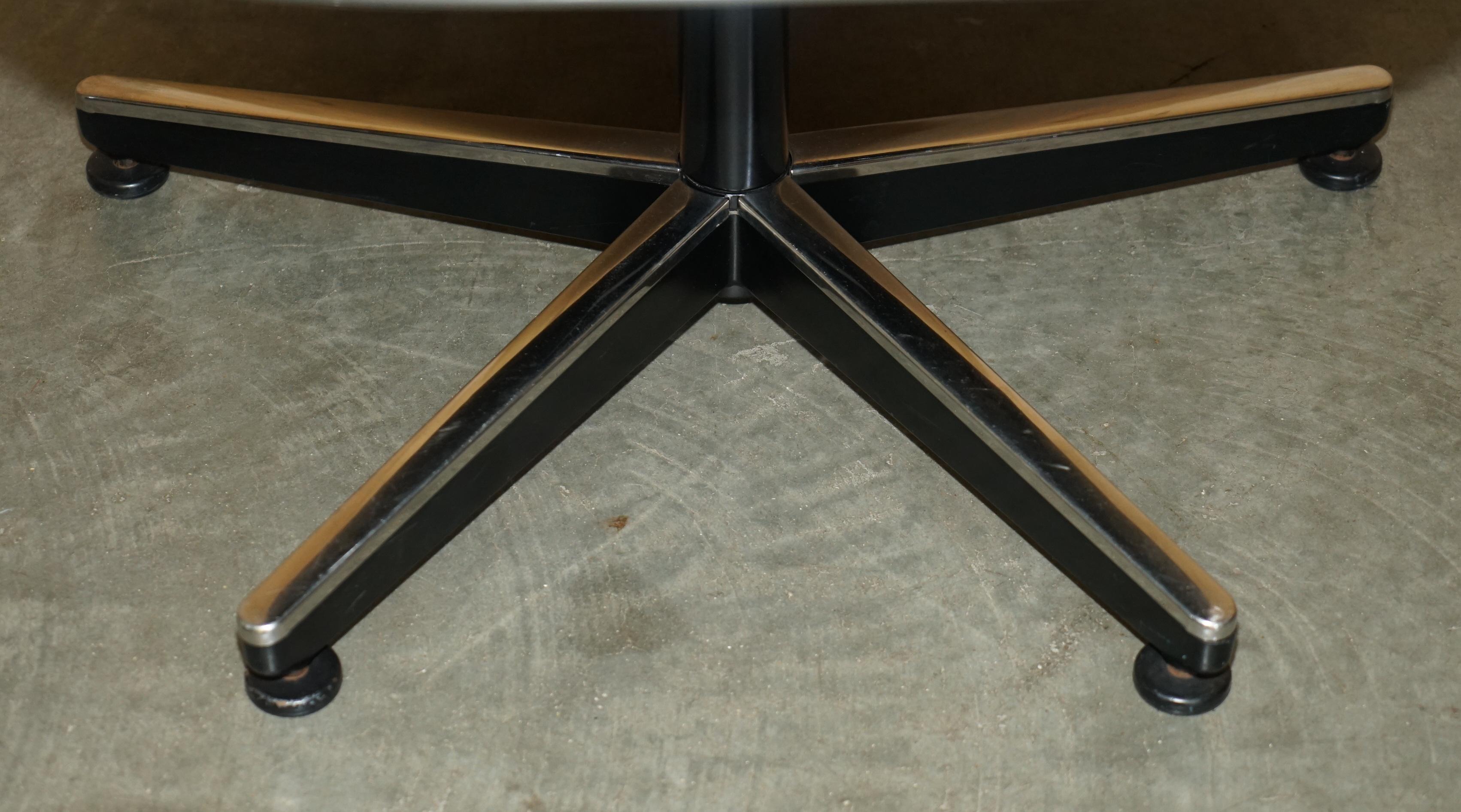 Leather ViNTAGE UNIQUE CHARLES POLLOCK FOR KNOLL BROWN LEATHER OFFICE ARMCHAIR For Sale