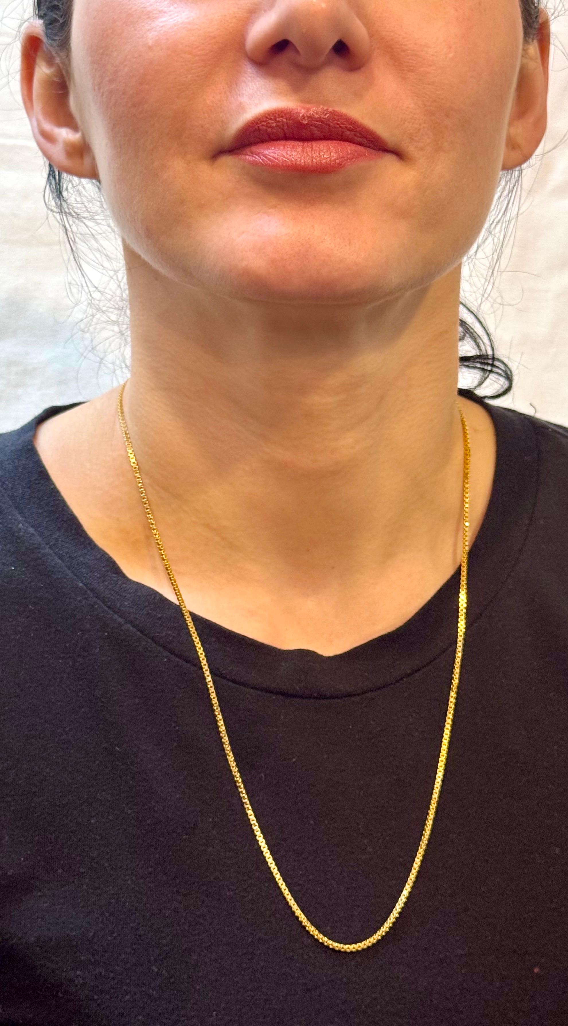 Vintage Unisex 18 Karat Yellow Gold Box chain Necklace, Italian 24
