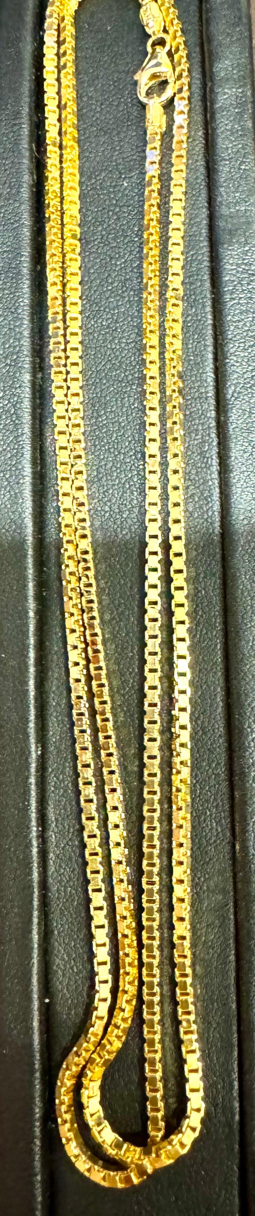Vintage Unisex 18 Karat Yellow Gold Box chain Necklace, Italian 24