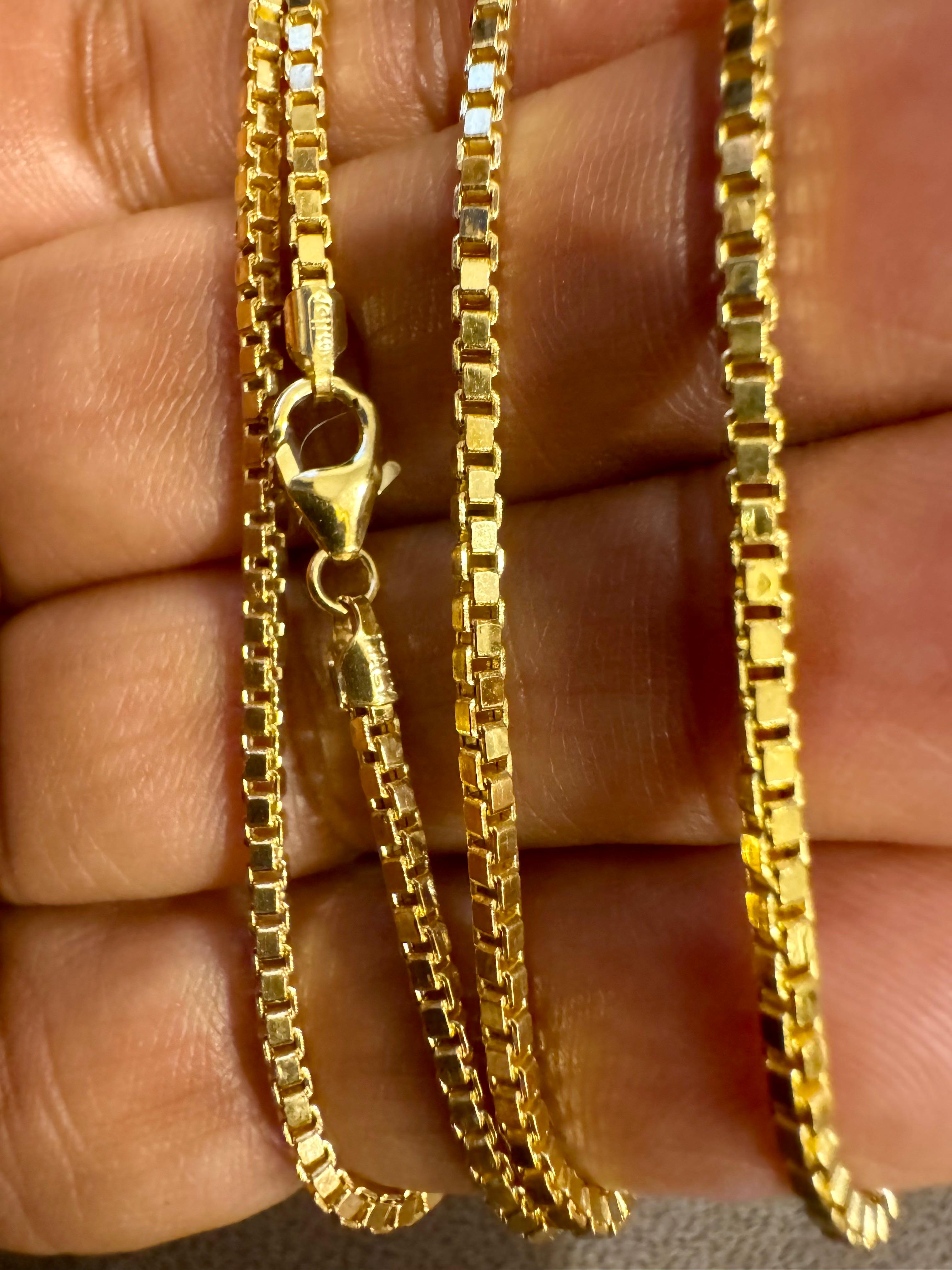 Vintage Unisex 18 Karat Yellow Gold Box chain Necklace, Italian 24