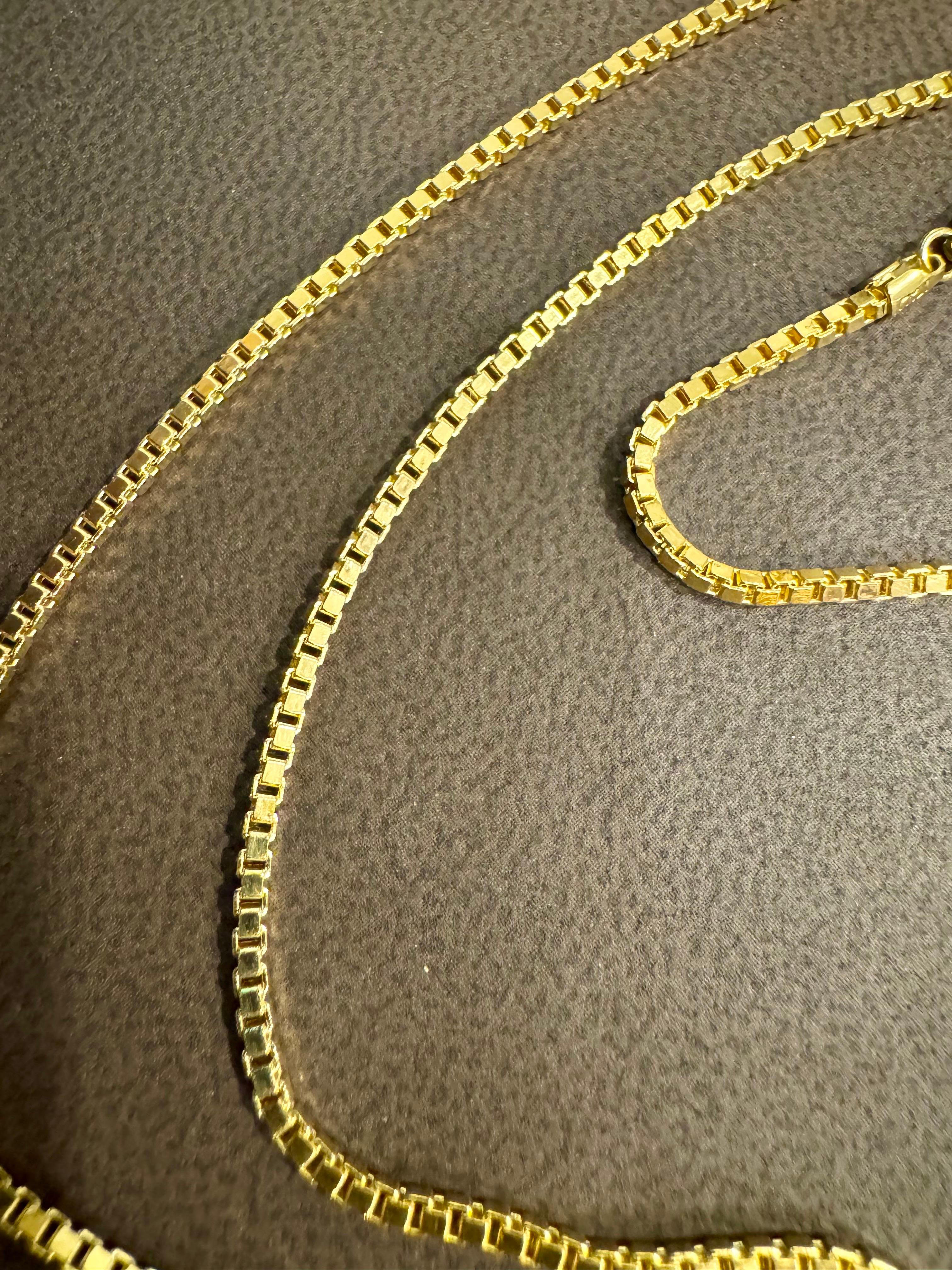 Vintage Unisex 18 Karat Yellow Gold Box chain Necklace, Italian 24