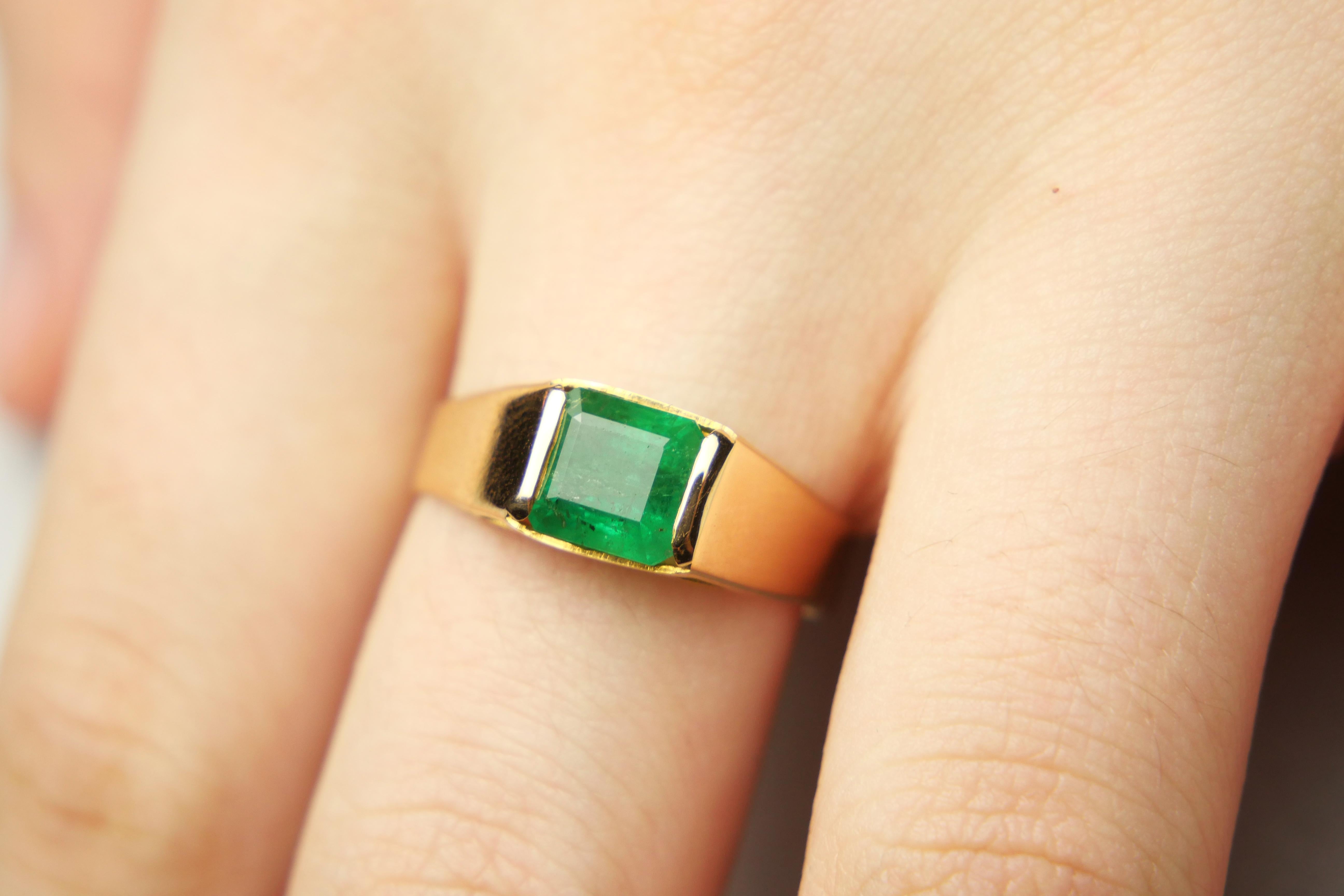 Vintage Unisex Ring natürlich 1.5ct Smaragd massiv 18K Gelbgold Ø US8.5 / 2.7gr im Angebot 11