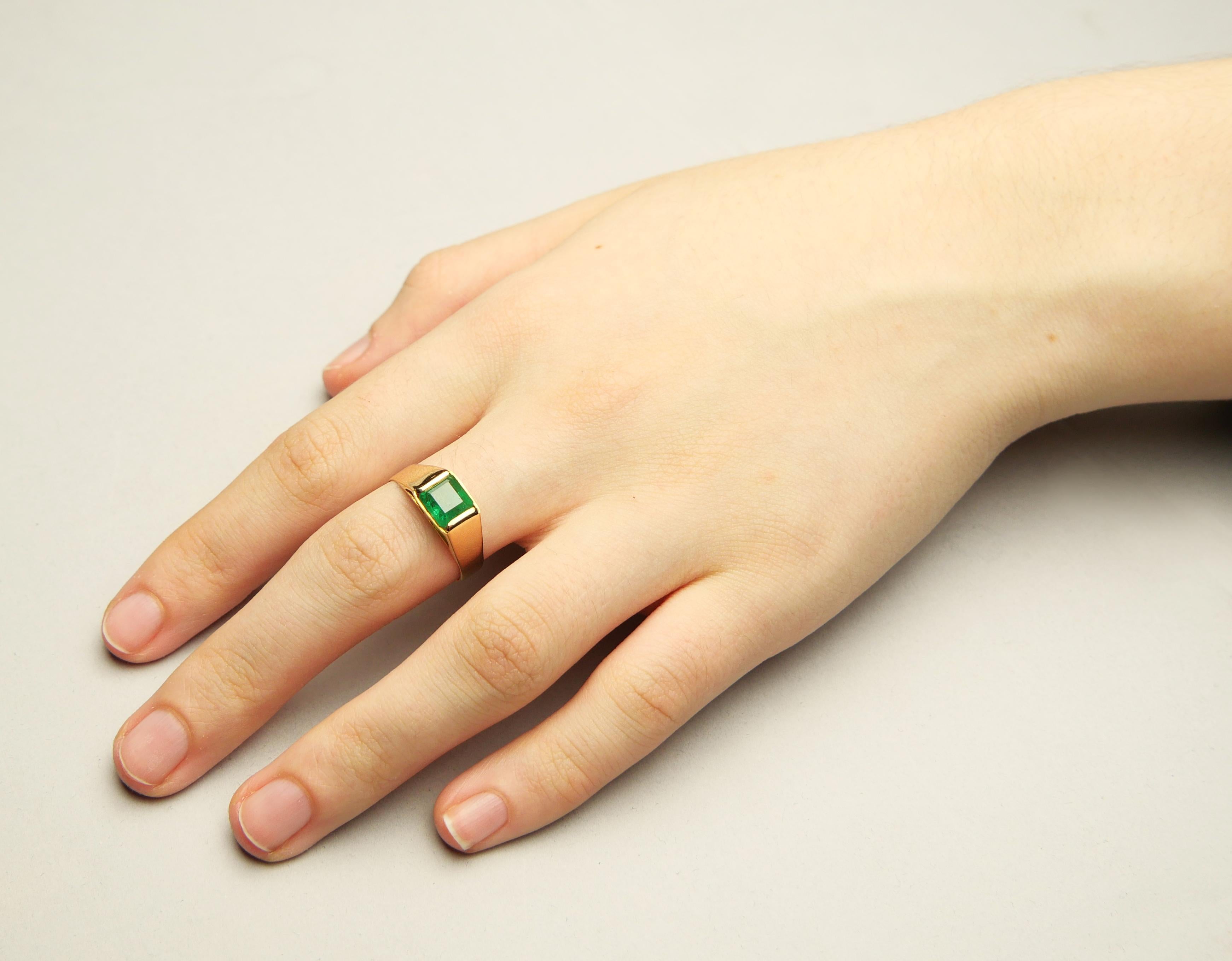 Vintage Unisex Ring natürlich 1.5ct Smaragd massiv 18K Gelbgold Ø US8.5 / 2.7gr im Angebot 12