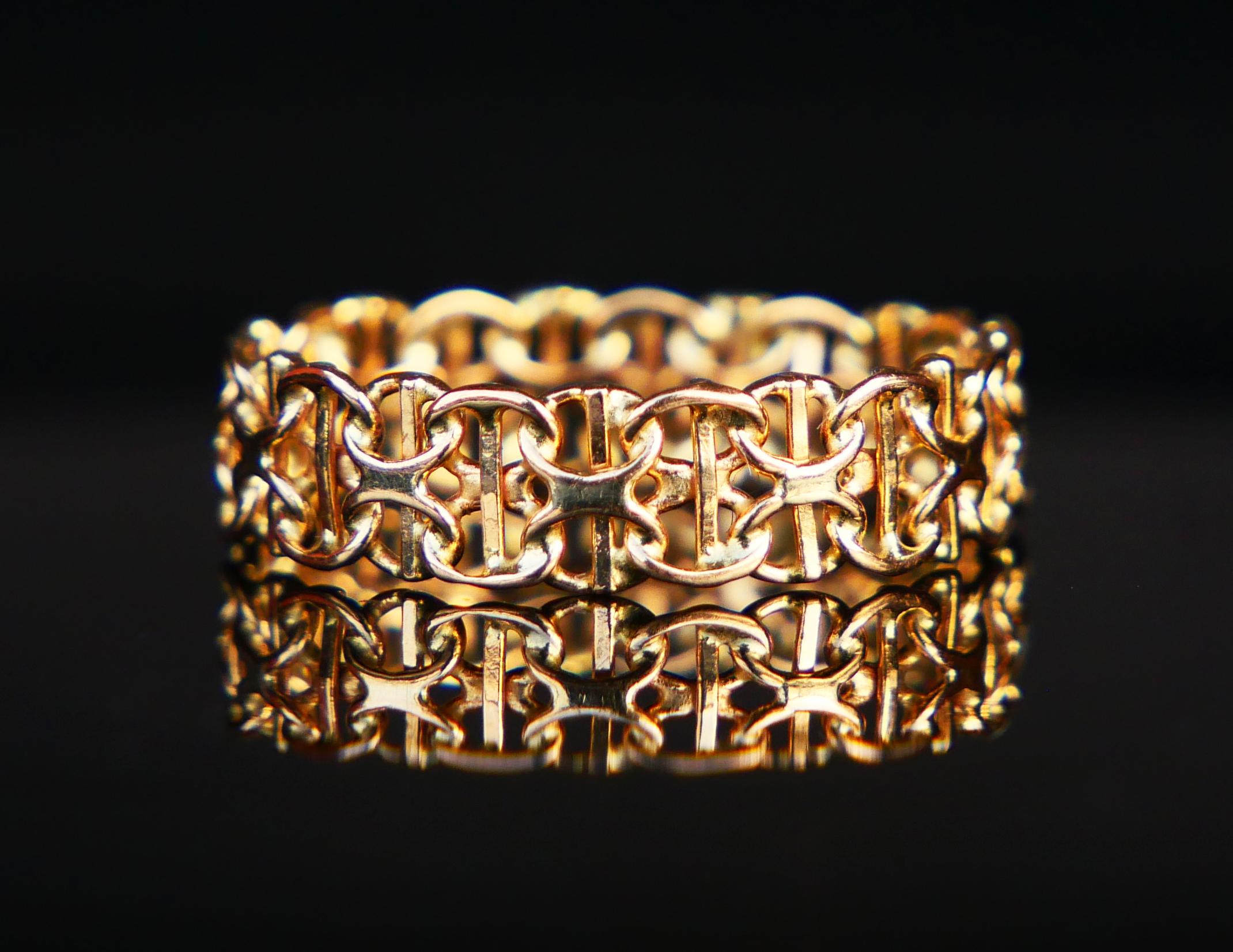 Bague Antique ou Vintage des années 1930 - 1960 en X - maillons soudés ensemble. Type unisexe. 

Or jaune, poinçonné 18 carats, poinçons des douanes suédoises. La bande a une largeur de 5 mm.

Taille : US8 / 18.14mm. Peut être réduit à une taille
