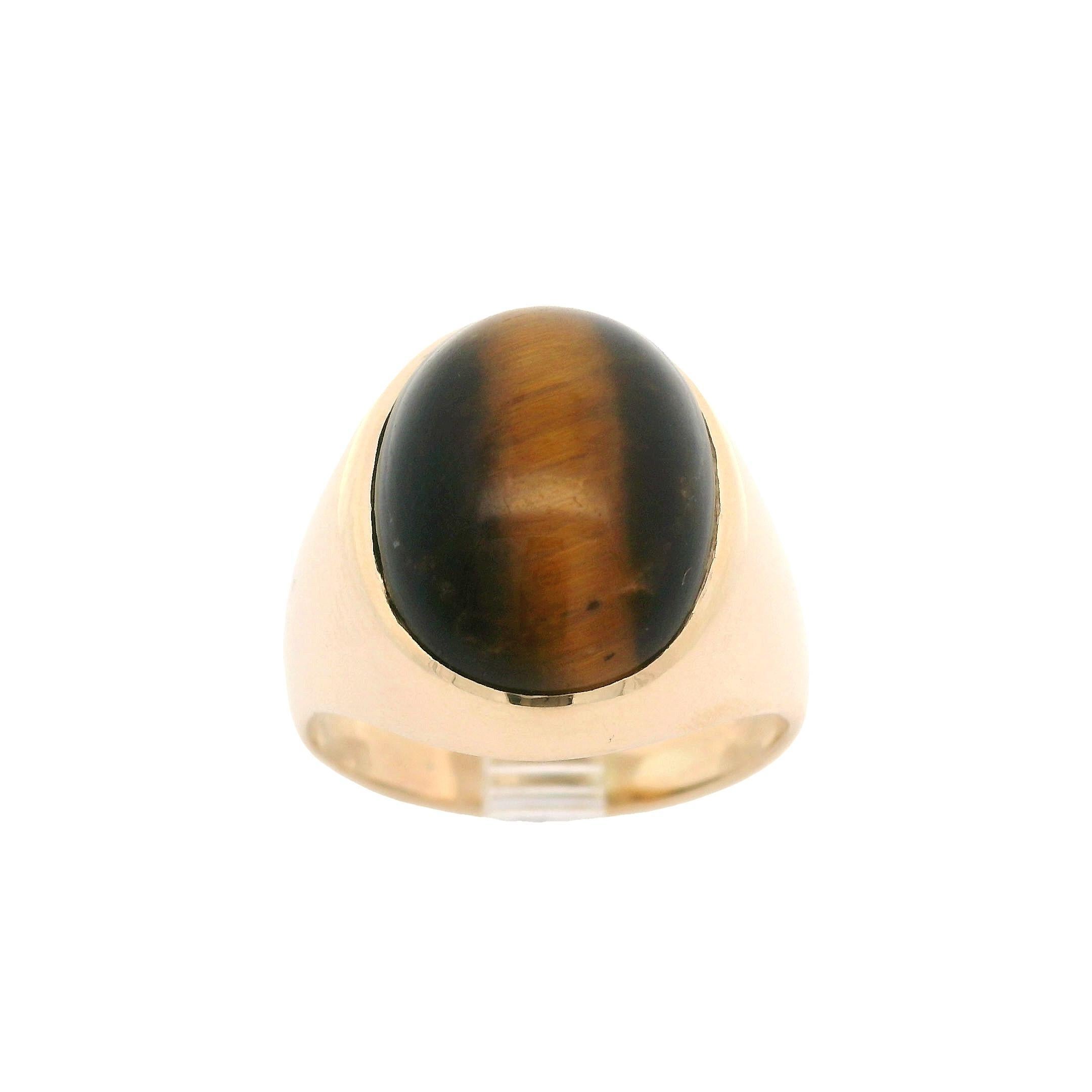 Vintage Unisex Solid Yellow Gold Large Tiger's Eye Bezel Solitaire Ring For Sale 8