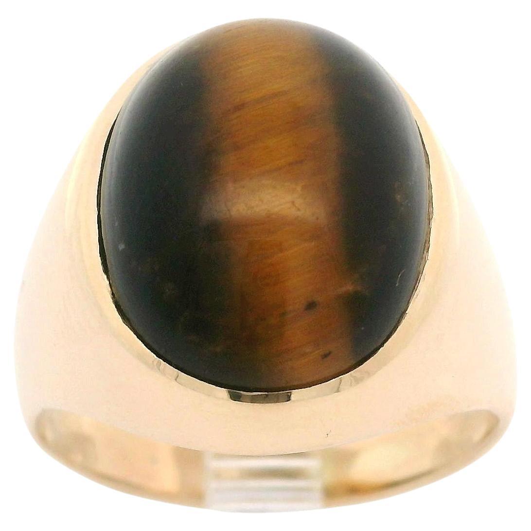 Vintage Unisex Solid Yellow Gold Large Tiger's Eye Bezel Solitaire Ring For Sale