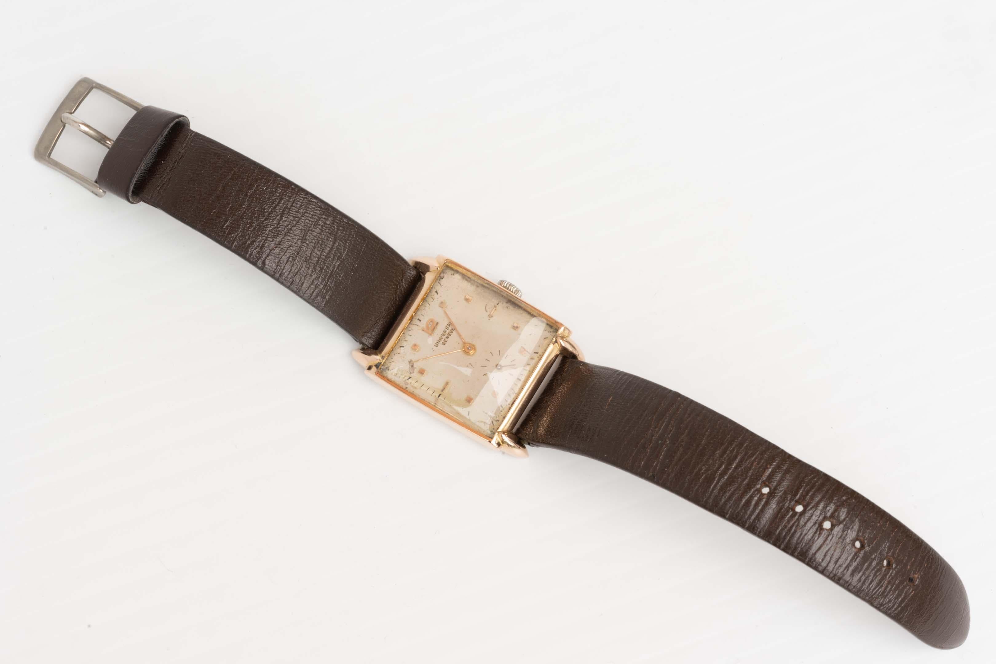 Universal Geneve Montre-bracelet vintage en or rose 18 carats Pour hommes en vente