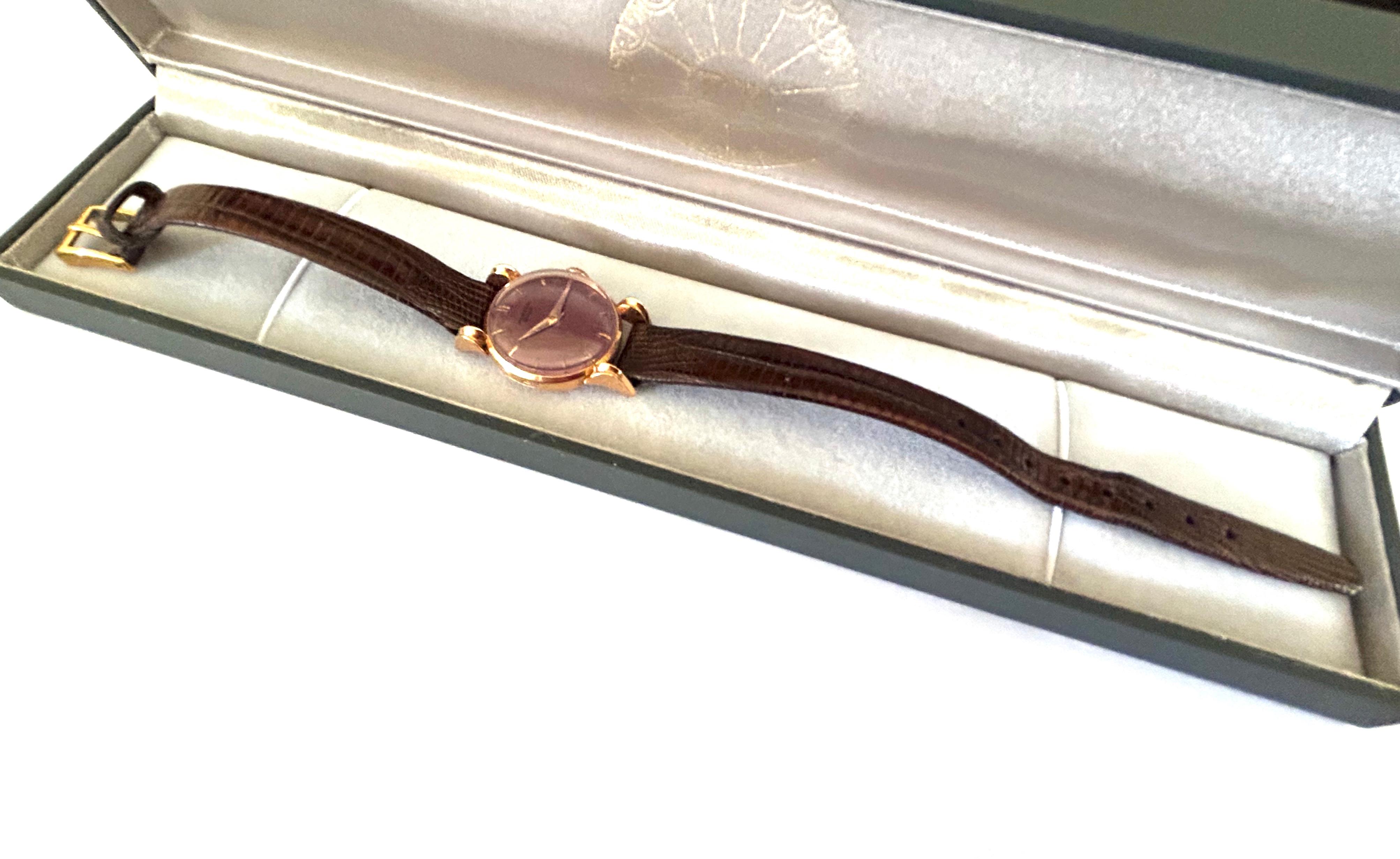 Vintage Universal Geneve 18k Rose Gold Wristwatch 1950 For Sale 7