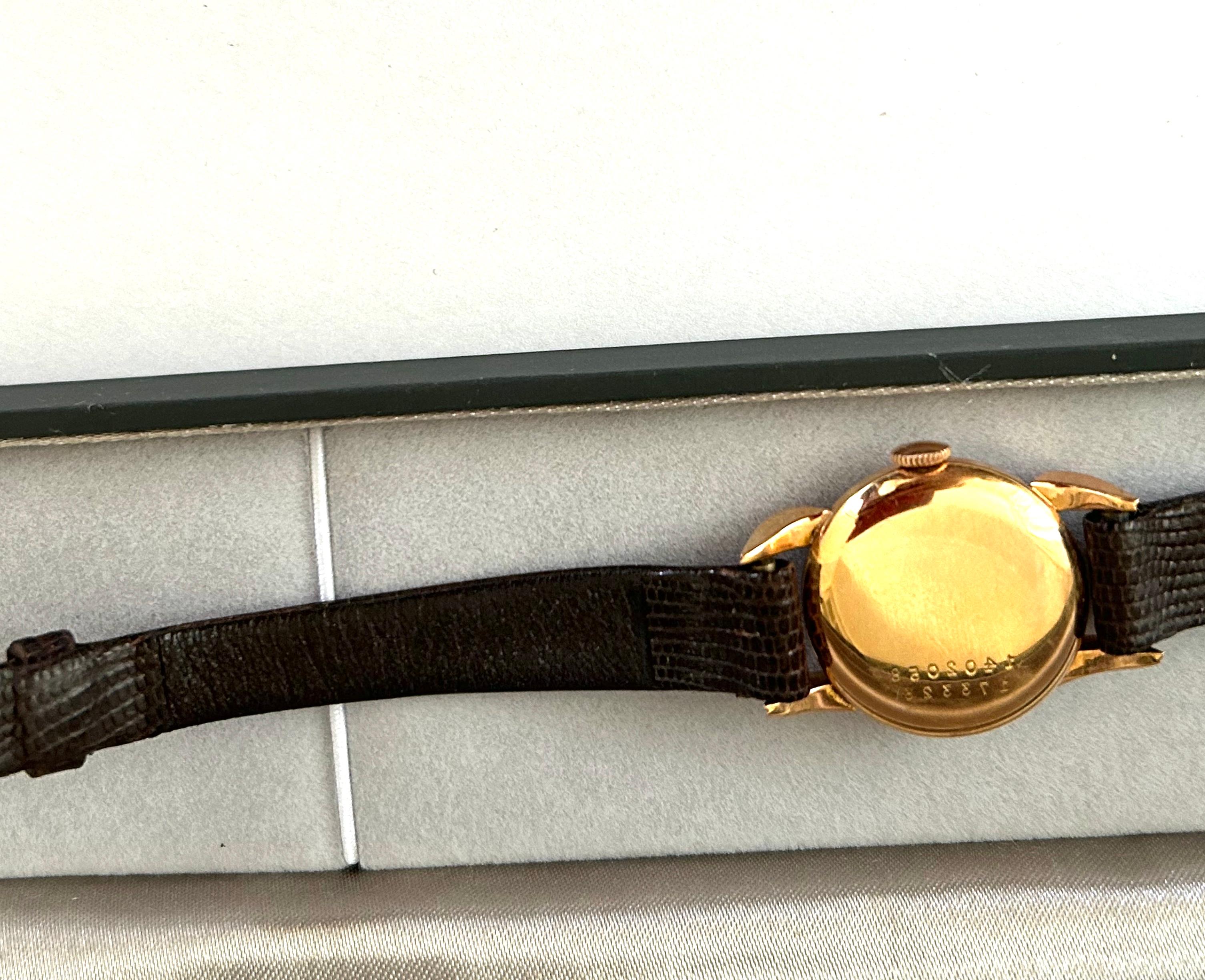 Vintage Universal Geneve 18k Rose Gold Wristwatch 1950 For Sale 5