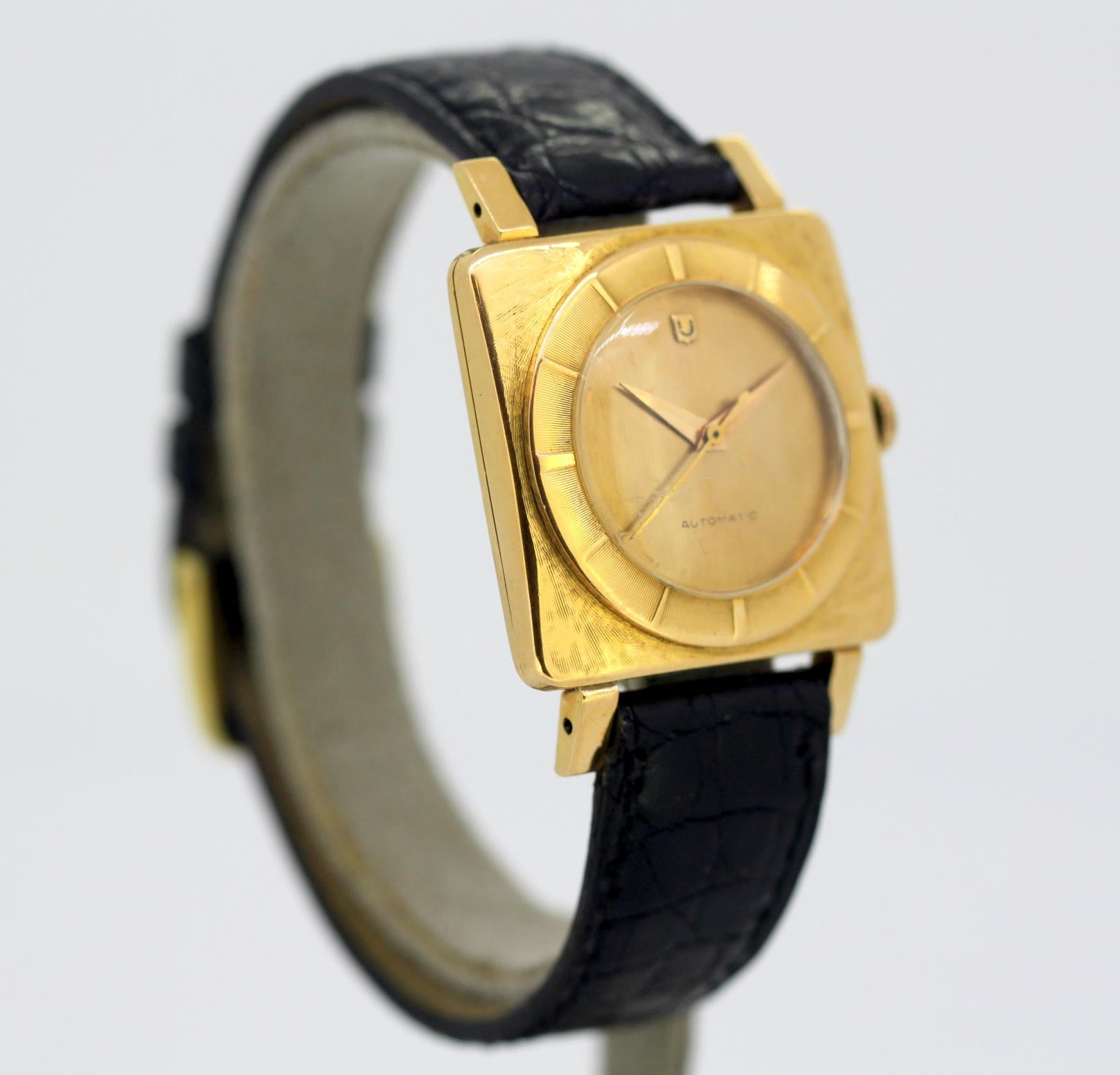 Vintage Universal Genève Automatic Wristwatch Set in 18 Karat Gold ...