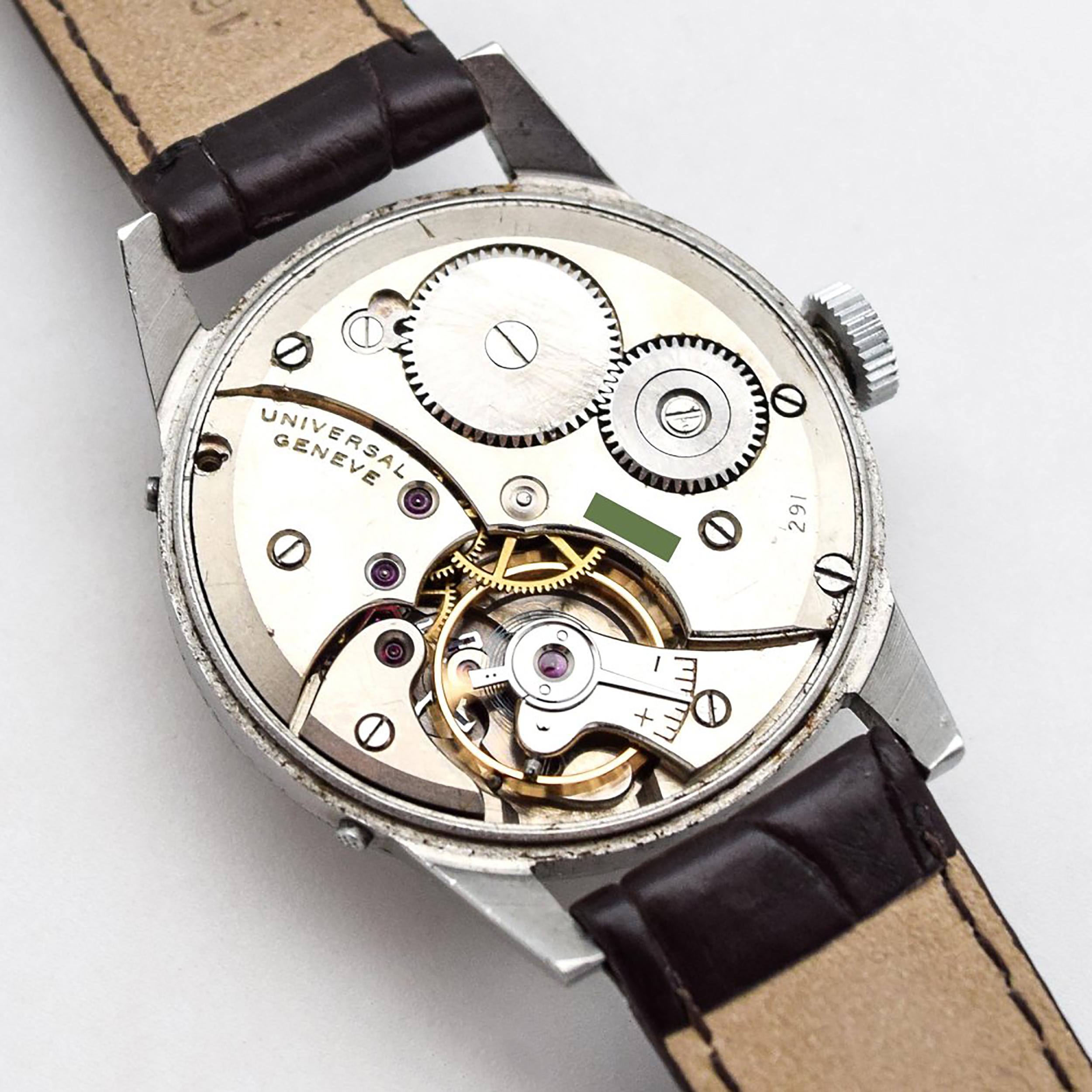 Vintage Universal Genève Triple Date Calendar Watch, 1942 For Sale 5