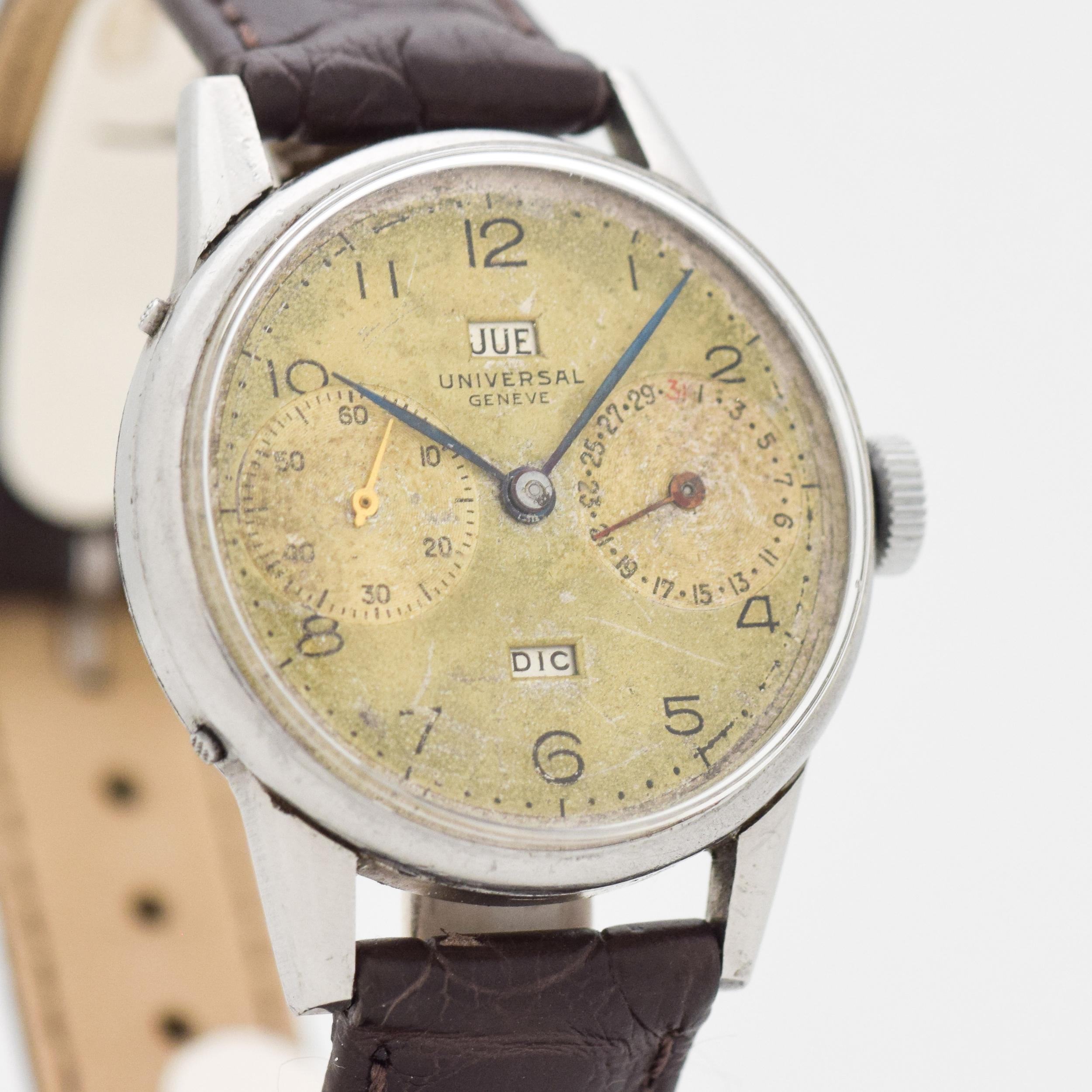 1942 Vintage Universal Geneve Triple Date Stainless Steel Rare WWII Era Calendar watch with Original Gold/Champagne Dial with Arabic Numbers with Spanish Language Day and Month. Case size, 32mm x 39mm lug to lug (1.26 in. x 1.54 in.) - Powered by a