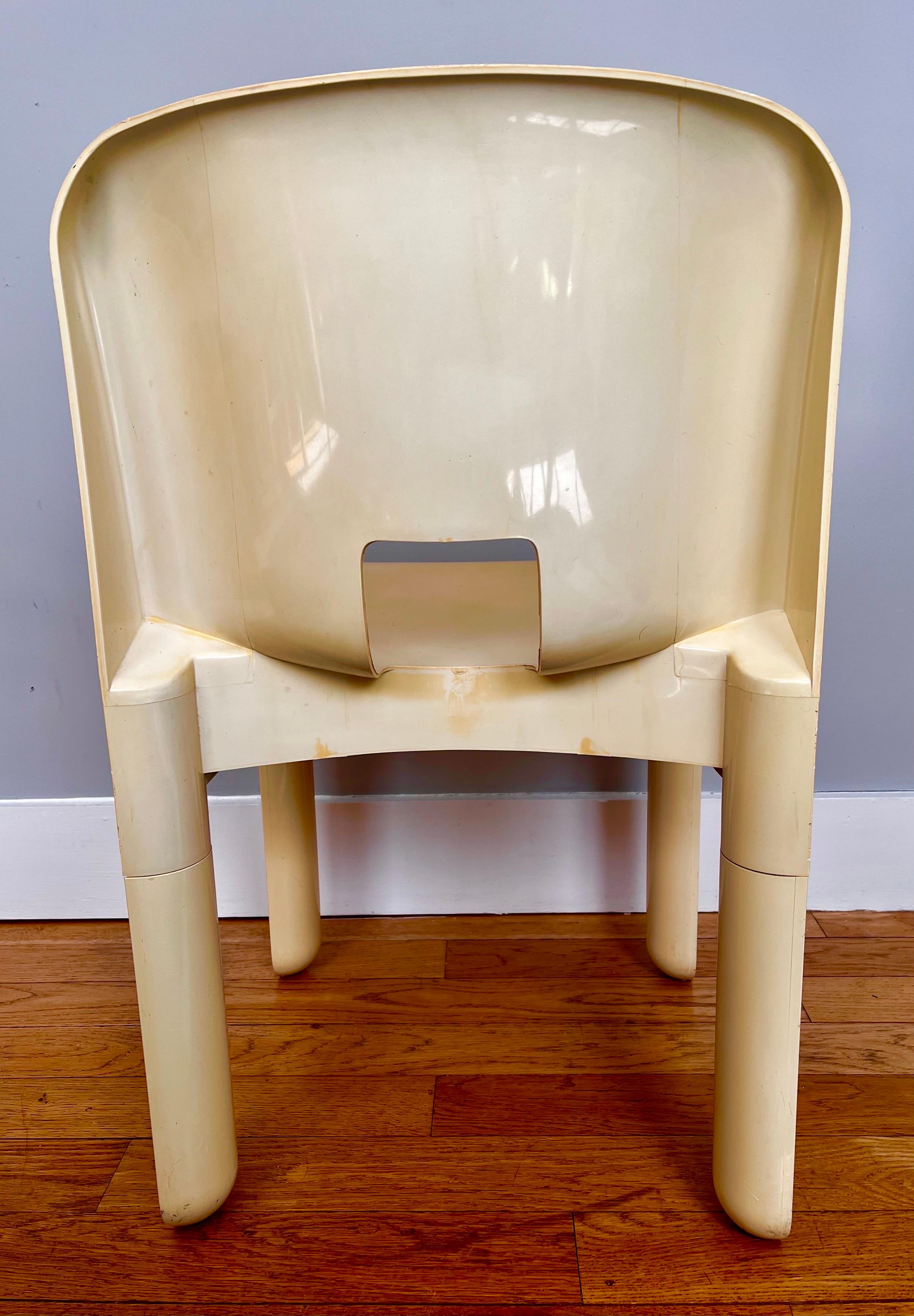 Vintage Universale Chair by Joe Colombo for Kartell, Italy, 1972 In Good Condition For Sale In Philadelphia, PA