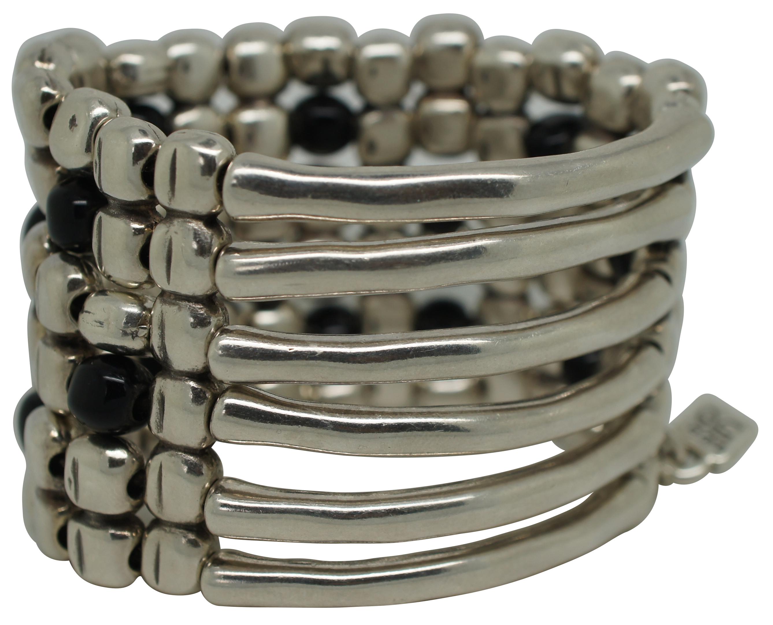 Moderne Uno de 50 Bracelet manchette extensible large perlé argenté et noir vintage en vente