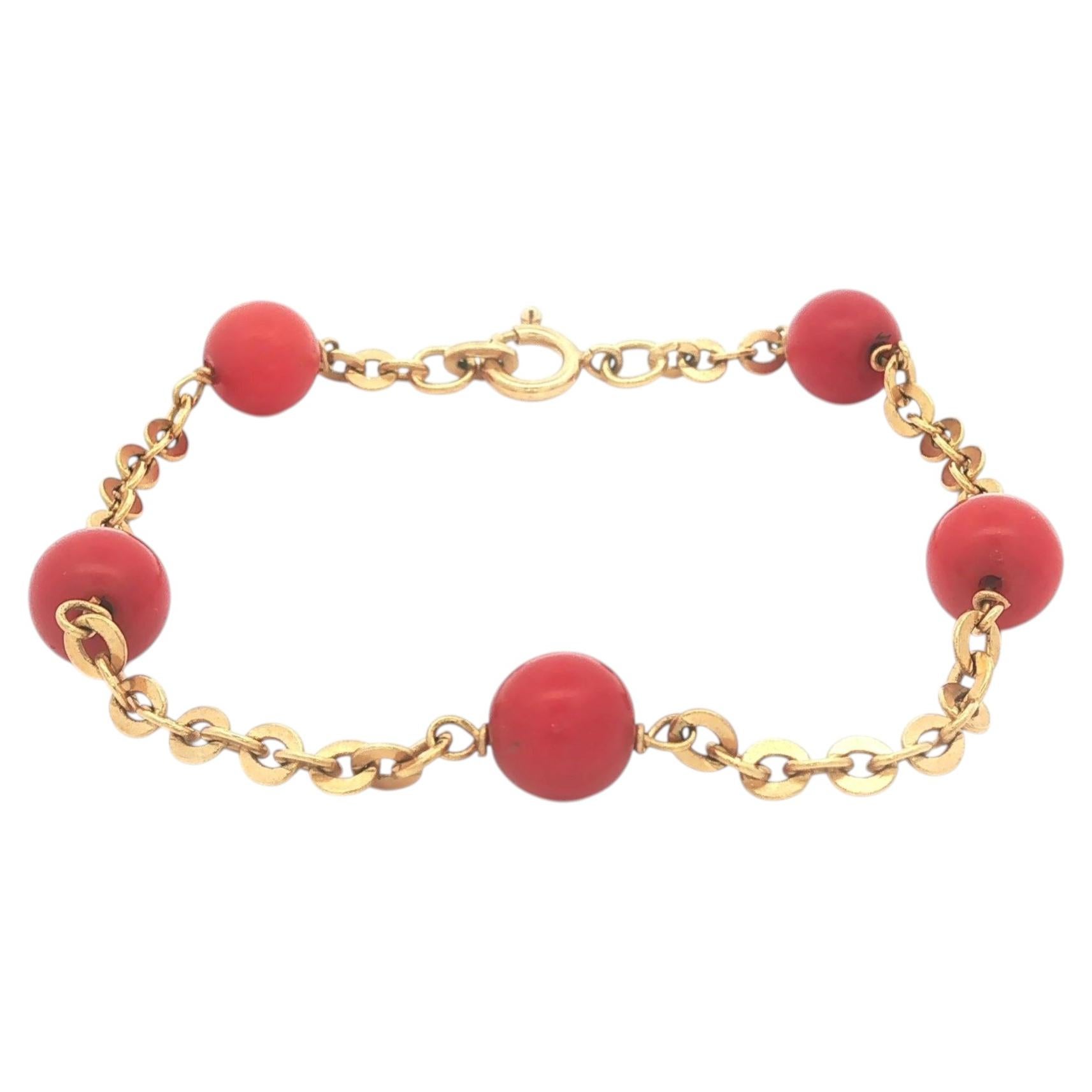 Vintage-Armband von UnoAErre aus 18-karätigem Gelbgold mit Korallenperlen und flachen Kabelgliedern