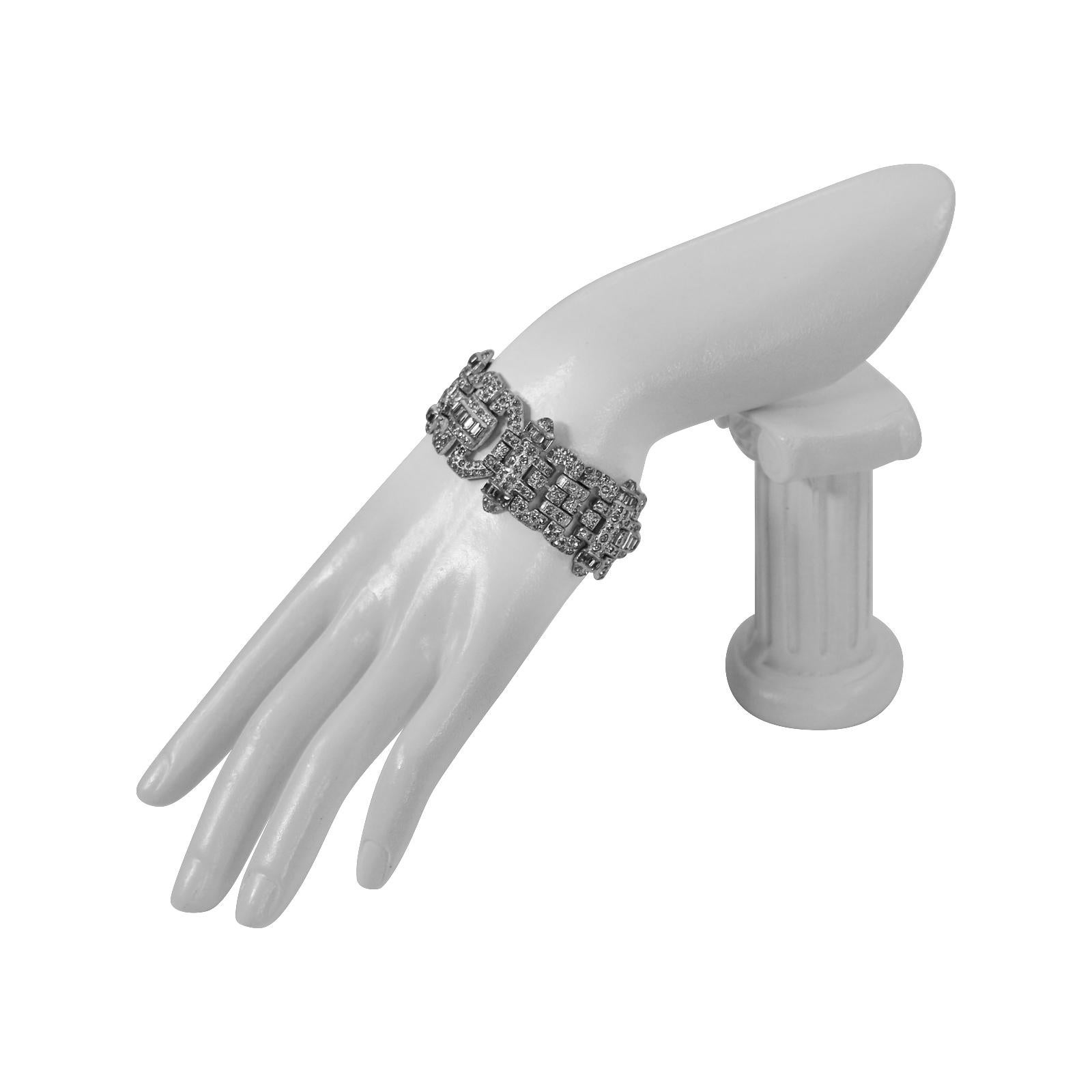 Vintage Unsigned  Diamante Art Deco Bracelet Circa Bon état - En vente à New York, NY