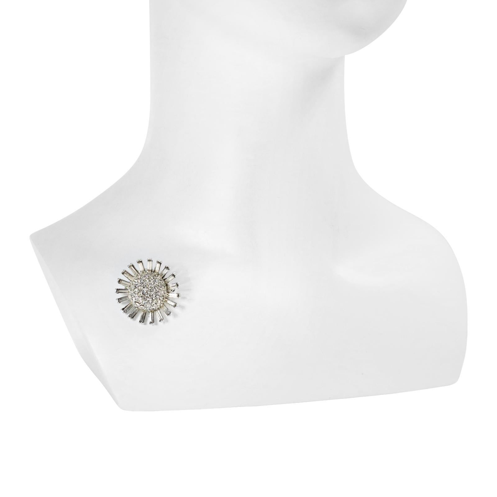 Broche vintage en forme de dôme en diamant non signée, années 1960 Bon état - En vente à New York, NY