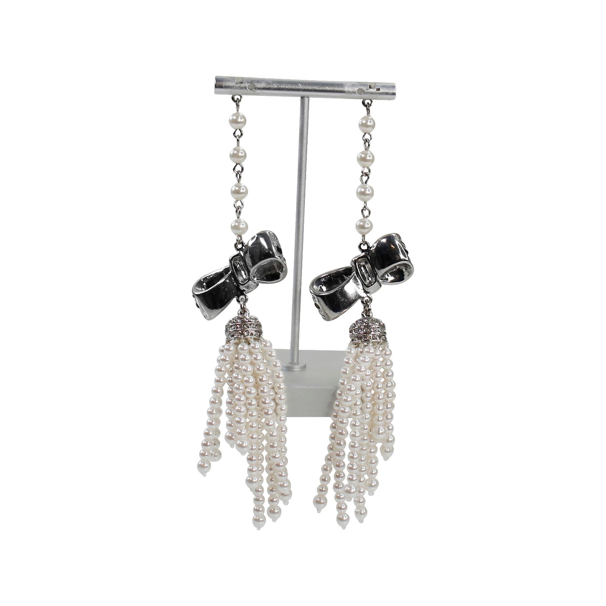 Vintage Unsigned Long Dangling Pearl and Rhinestone Bow Earring, Circa 1990s For Sale 2