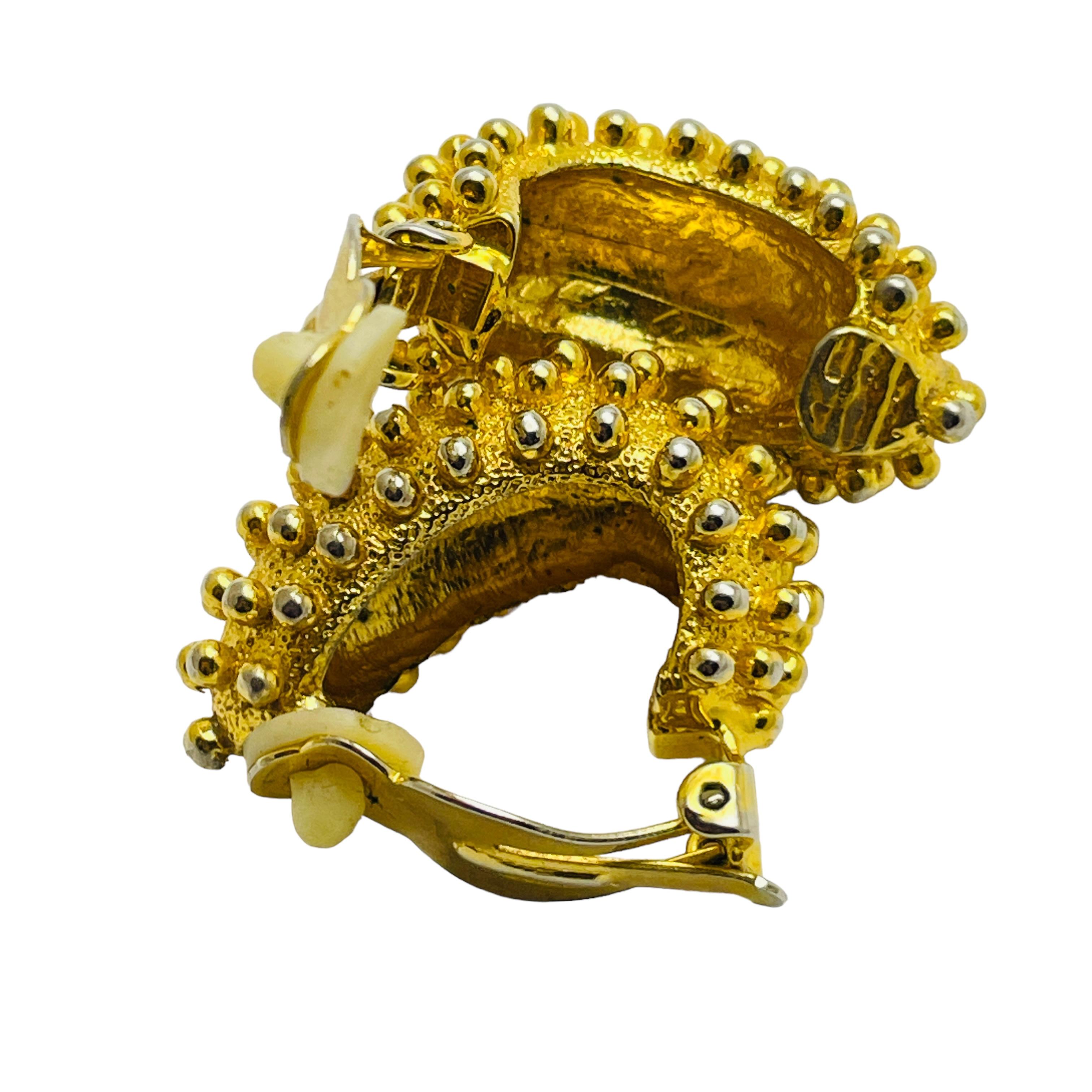 Vintage unsignierte modernistische Vintage-Ohrringe aus Gold mit Clipverschluss im Zustand „Gut“ im Angebot in Palos Hills, IL