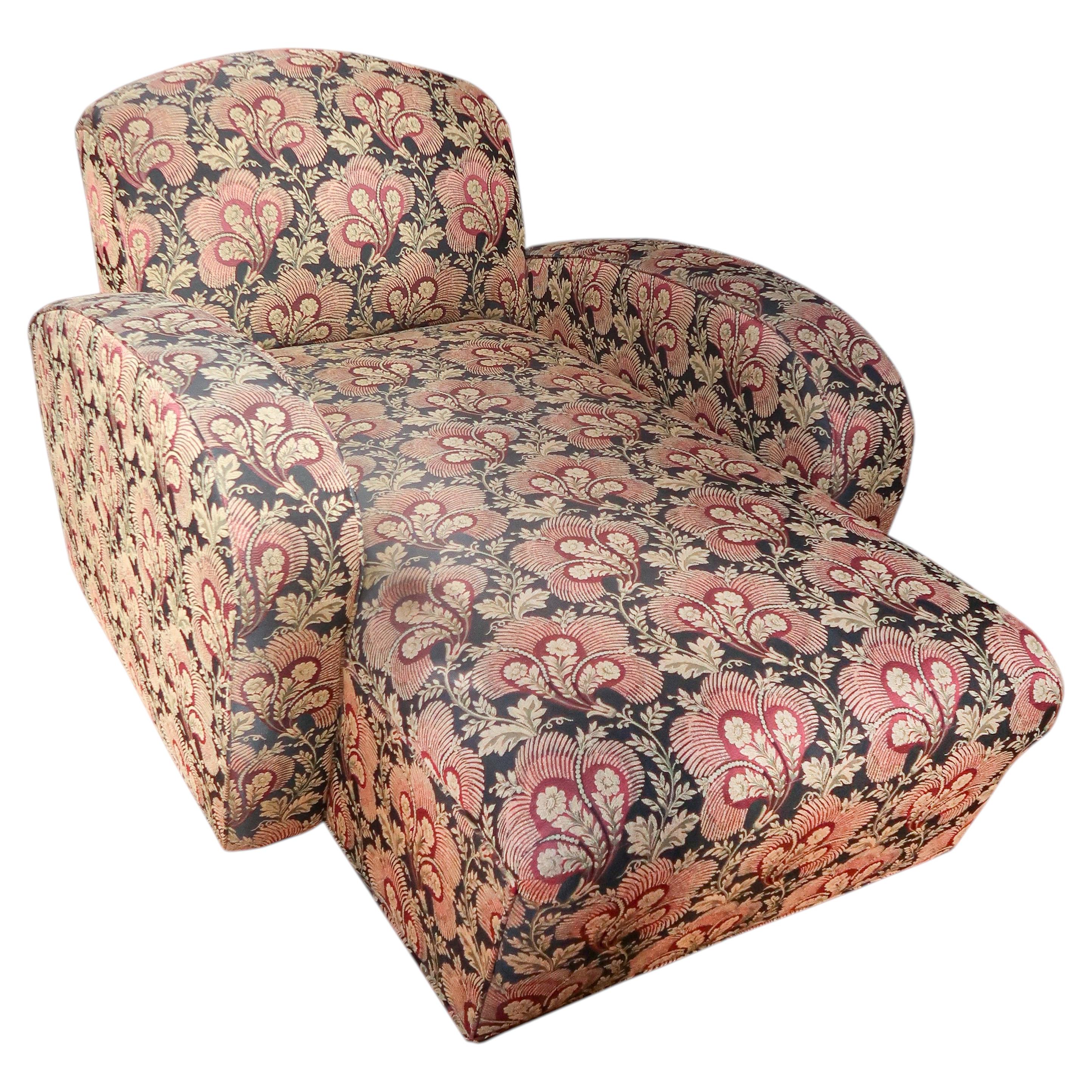 Chaise longue vintage tapissée avec tissu botanique