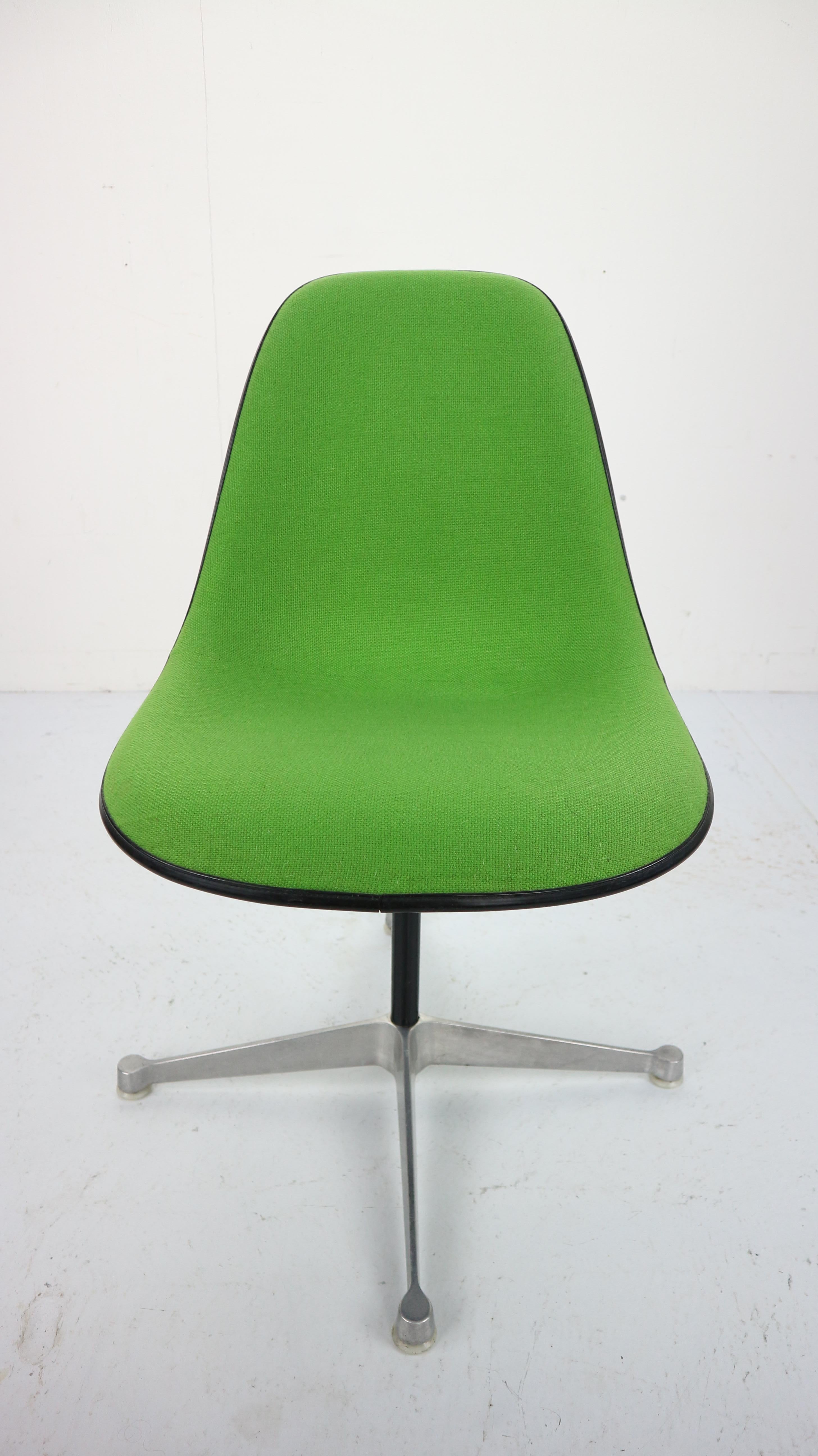 Steel Vintage Upholstered and Contractor Base Eames Swivel Chair for Herman Miller