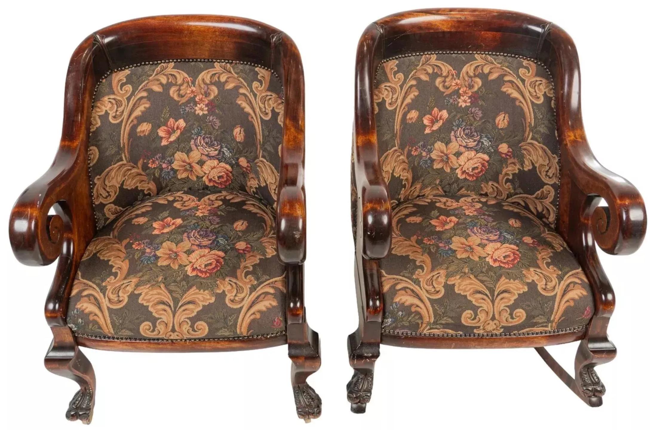 20ième siècle Vintage tapissé, motif floral, dossier arrondi, châssis en bois, chaises Set of 2 en vente