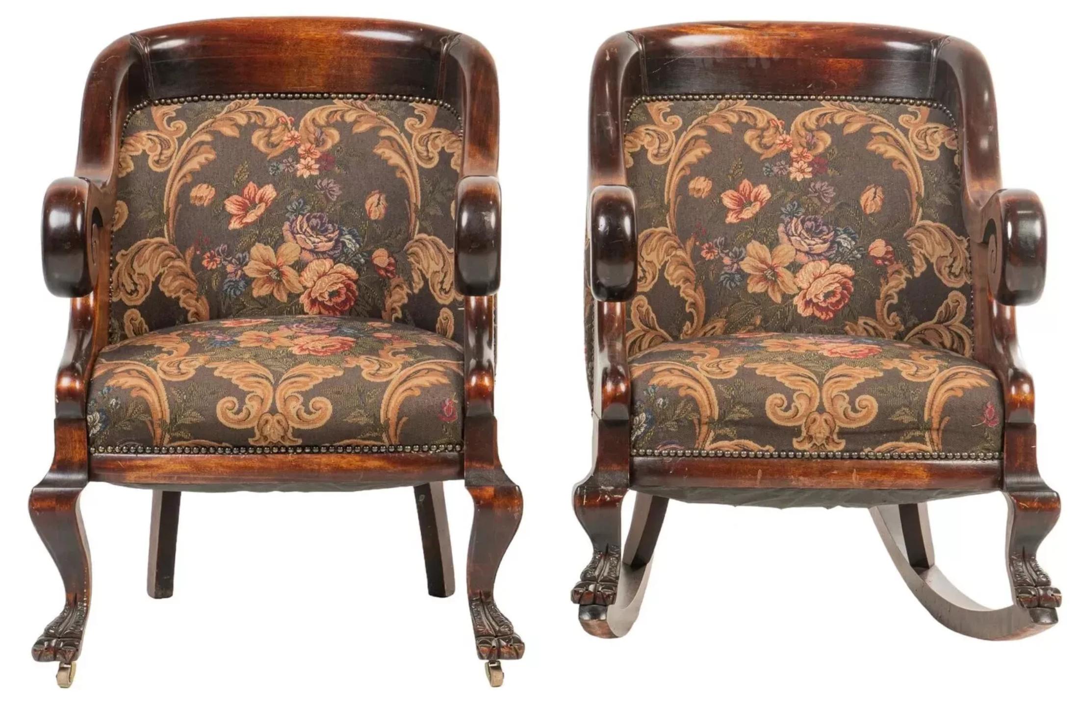 Tissu Vintage tapissé, motif floral, dossier arrondi, châssis en bois, chaises Set of 2 en vente