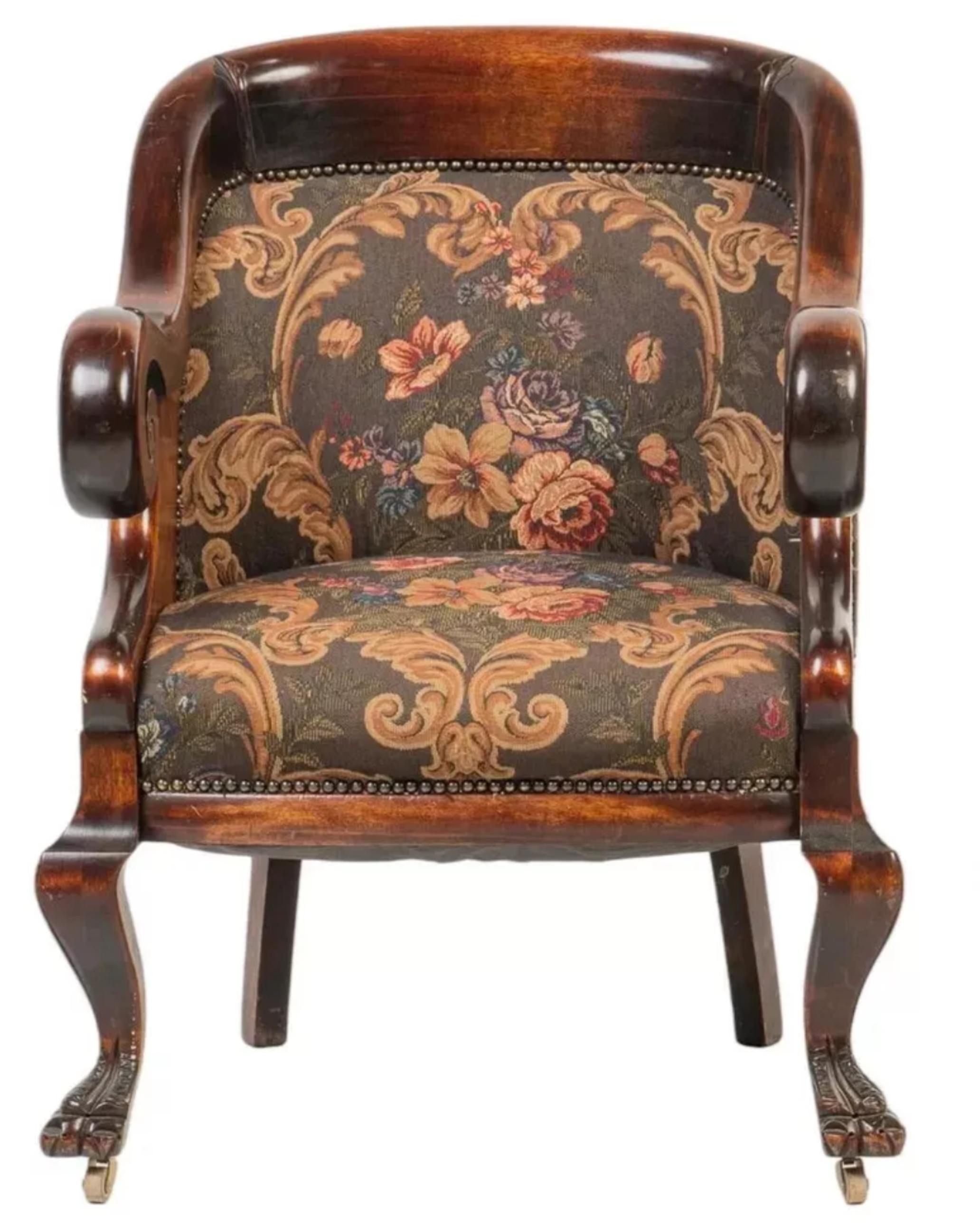 Vintage tapissé, motif floral, dossier arrondi, châssis en bois, chaises Set of 2 en vente 1