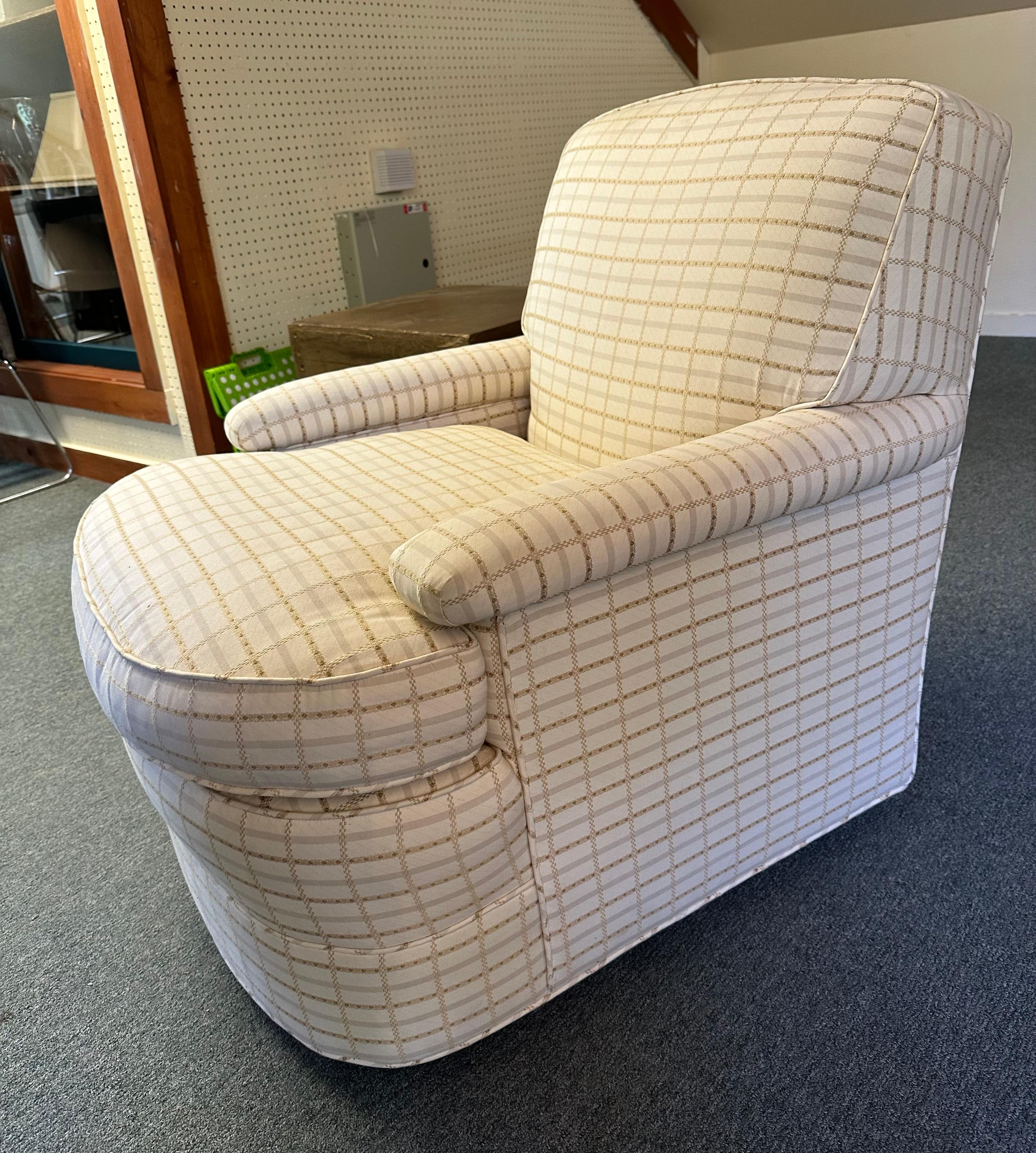 Gepolsterte Vintage-Loung-Stühle, 2 verfügbar (20. Jahrhundert) im Angebot