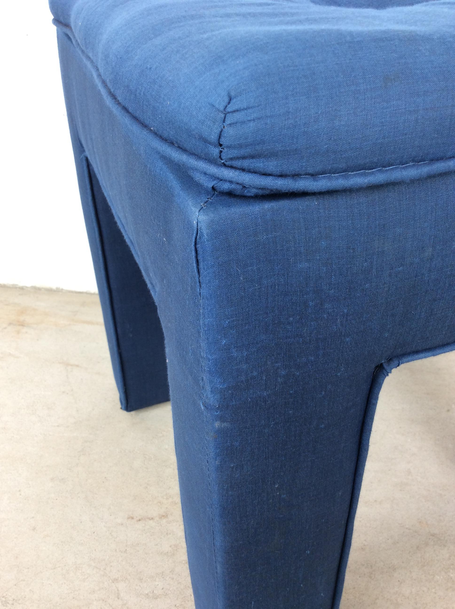 Vintage Upholstered Parsons Style Stool with Tufted Seat en vente 3