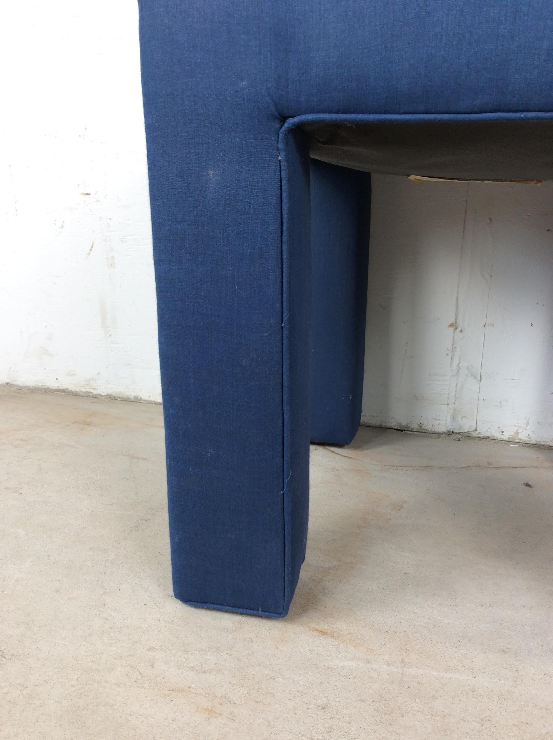 Vintage Upholstered Parsons Style Stool with Tufted Seat en vente 9