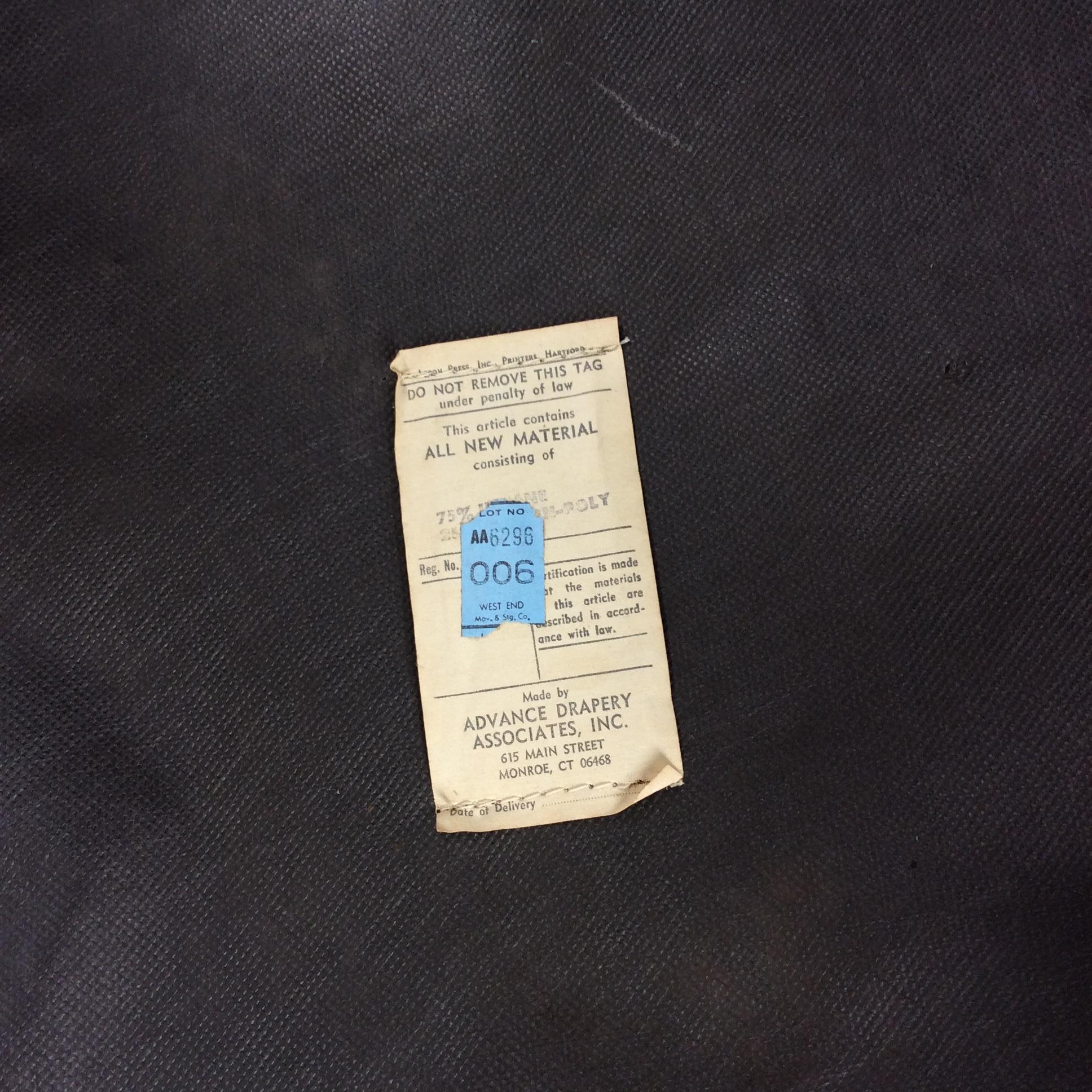 Vintage Upholstered Parsons Style Stool with Tufted Seat en vente 11