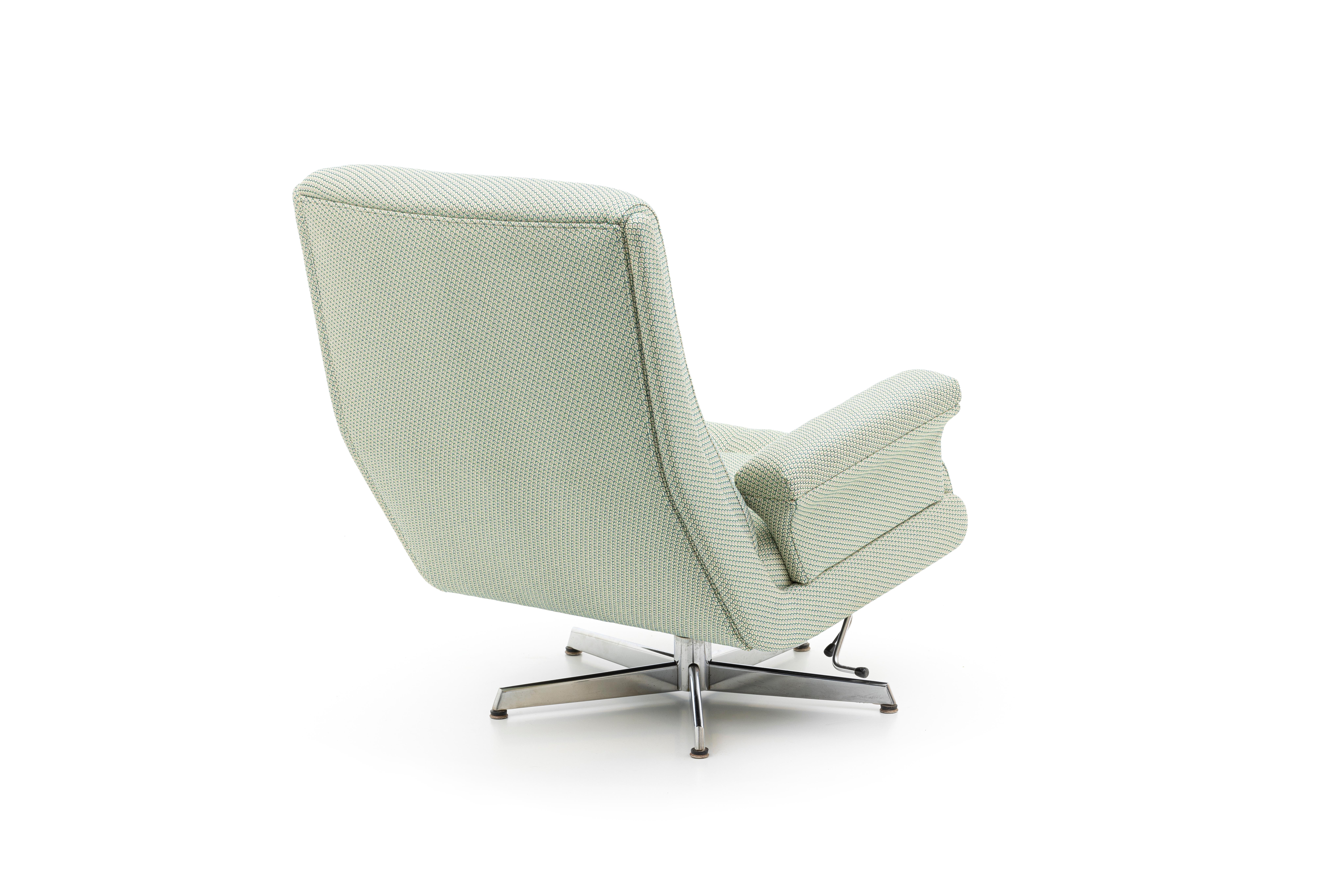 Mid-Century Modern Vintage Upholstered Swivel Office Chair For Sale