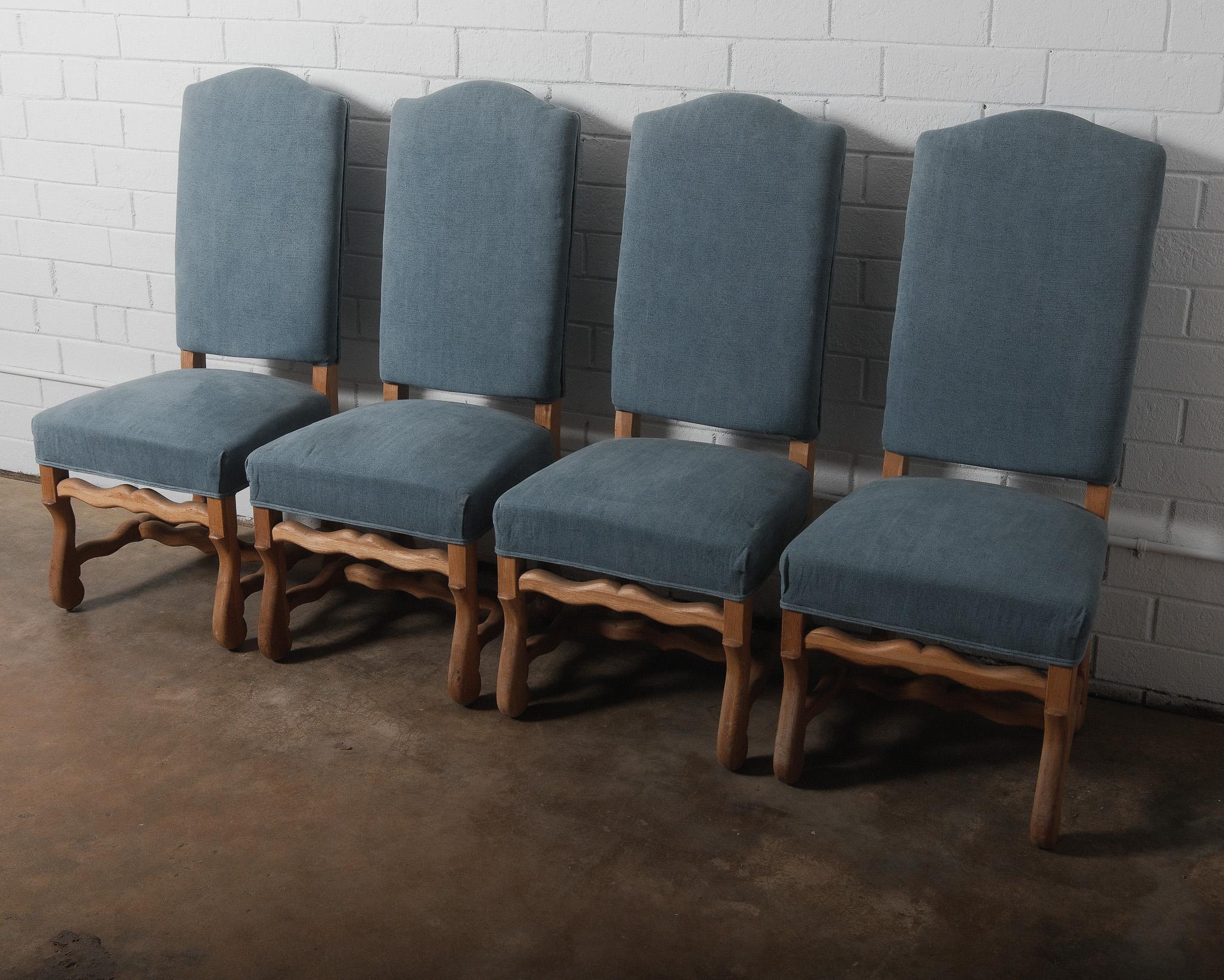 Provincial français Vintage Upholstery Blue Oak French Provincial Dining Chairs Set of Four en vente