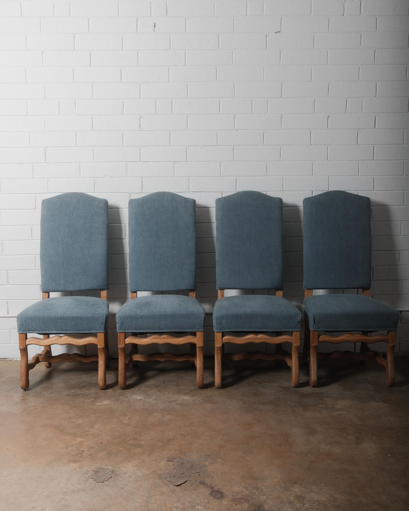 Vintage Upholstery Blue Oak French Provincial Dining Chairs Set of Four en vente 1